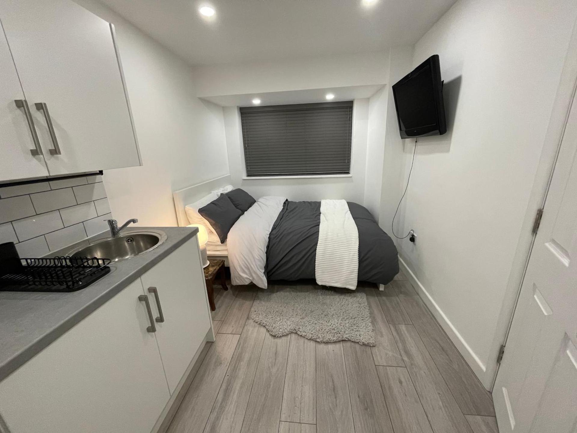 Guest Room-Studio, Woolwich