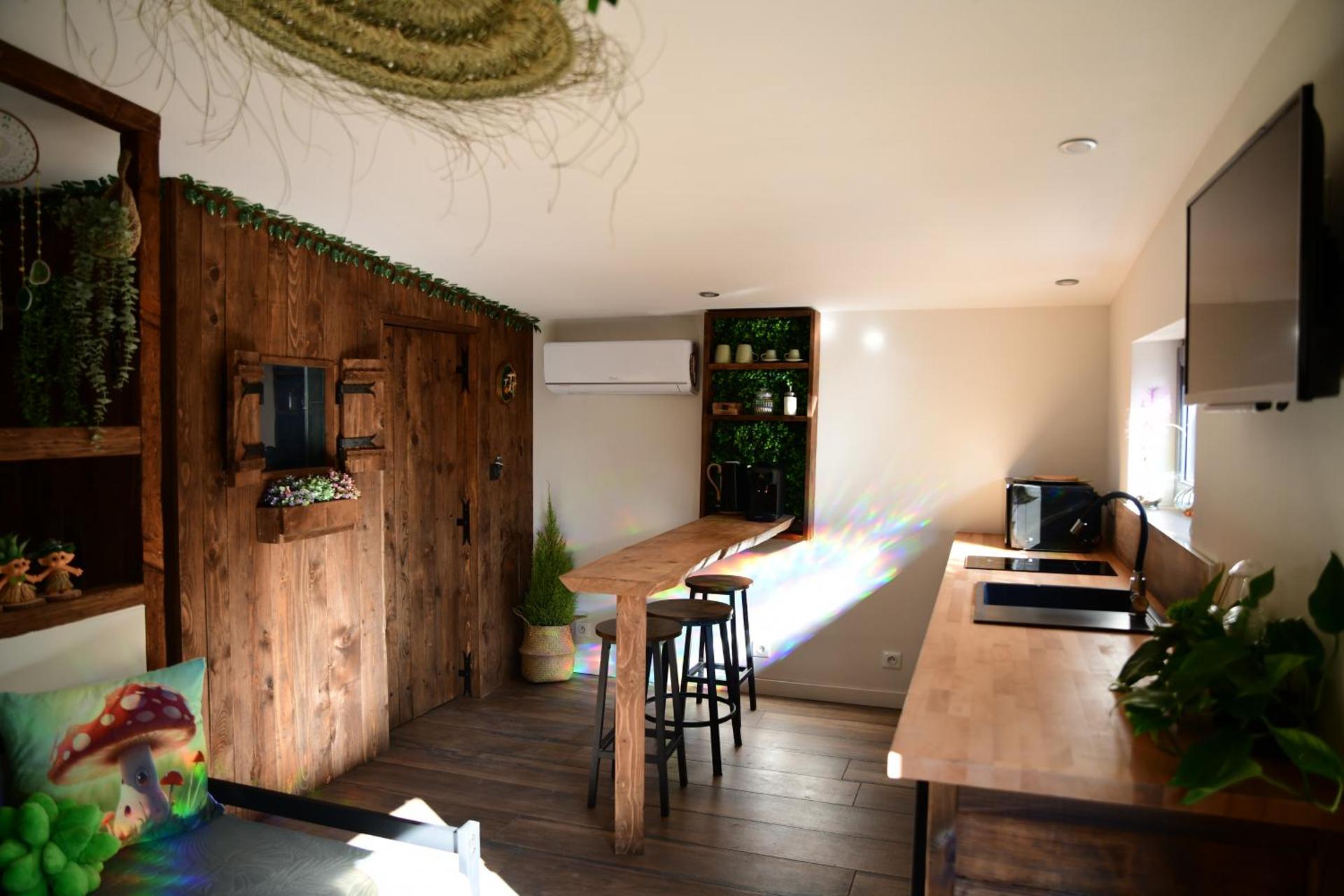 Kitchen or kitchenette