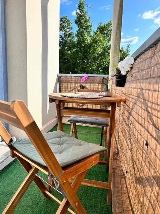 Le petit midi - Parking - Métro - Fibre - Canal