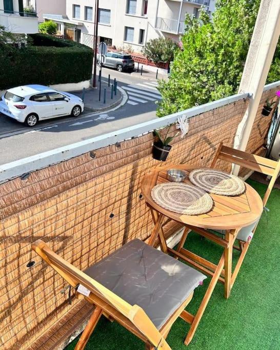 Le petit midi - Parking - Métro - Fibre - Canal