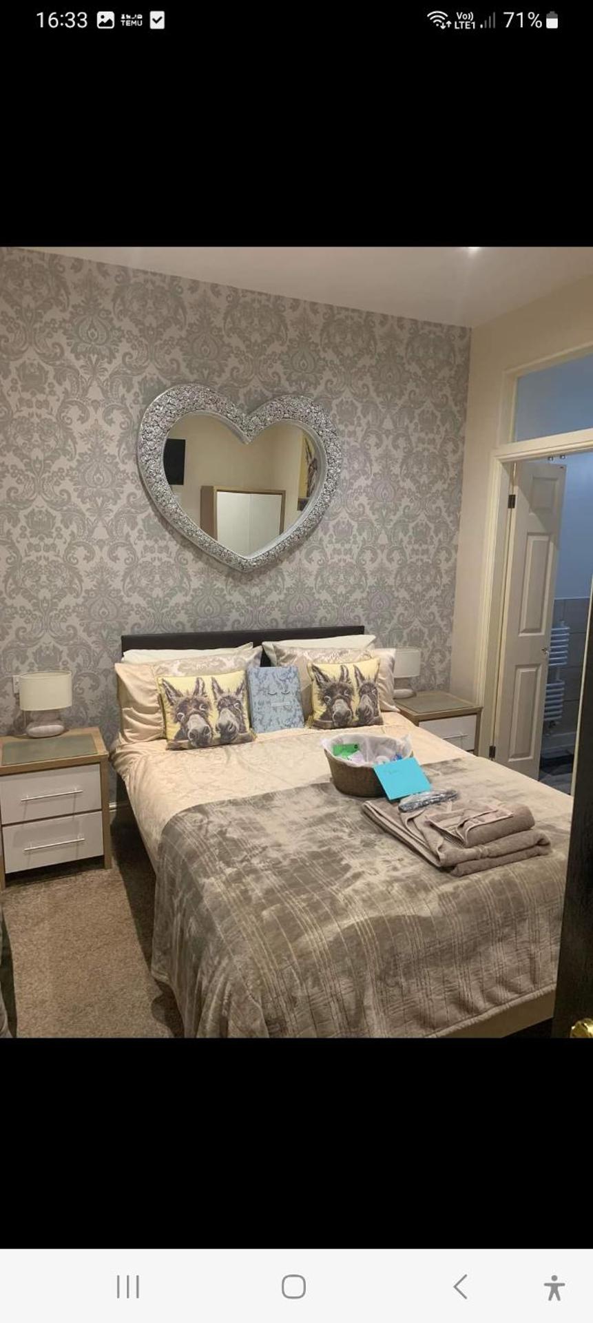 PONDEROSA B&B with free onsite parking and breakfast included