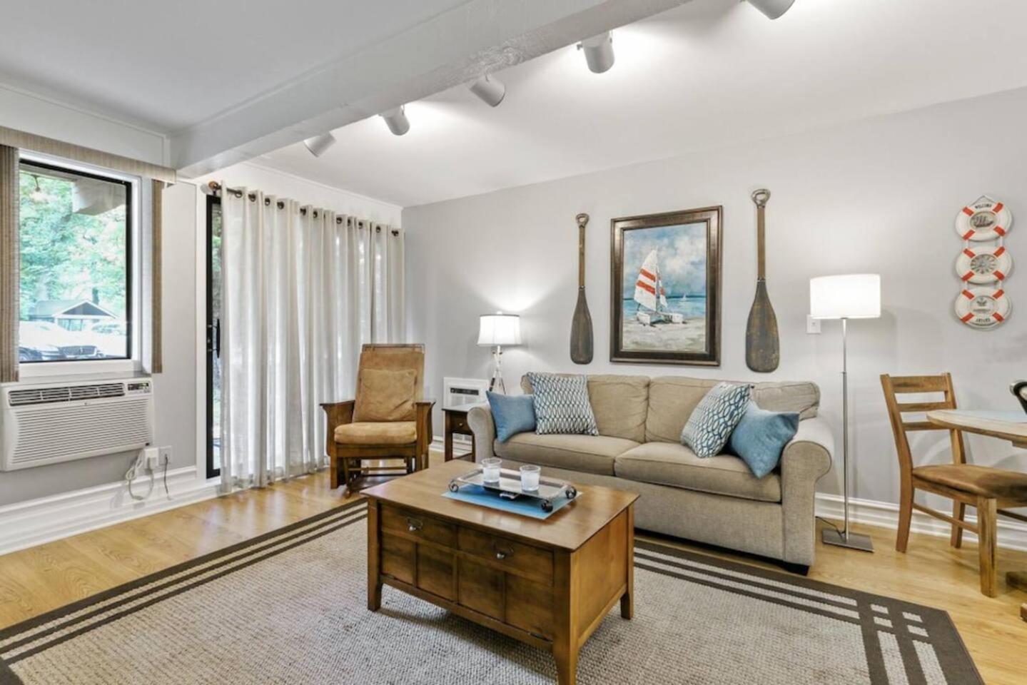 Early check in- late check out Free day!