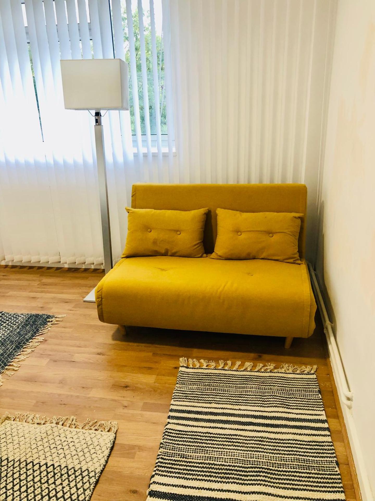 City location- 2 bedroom apartment