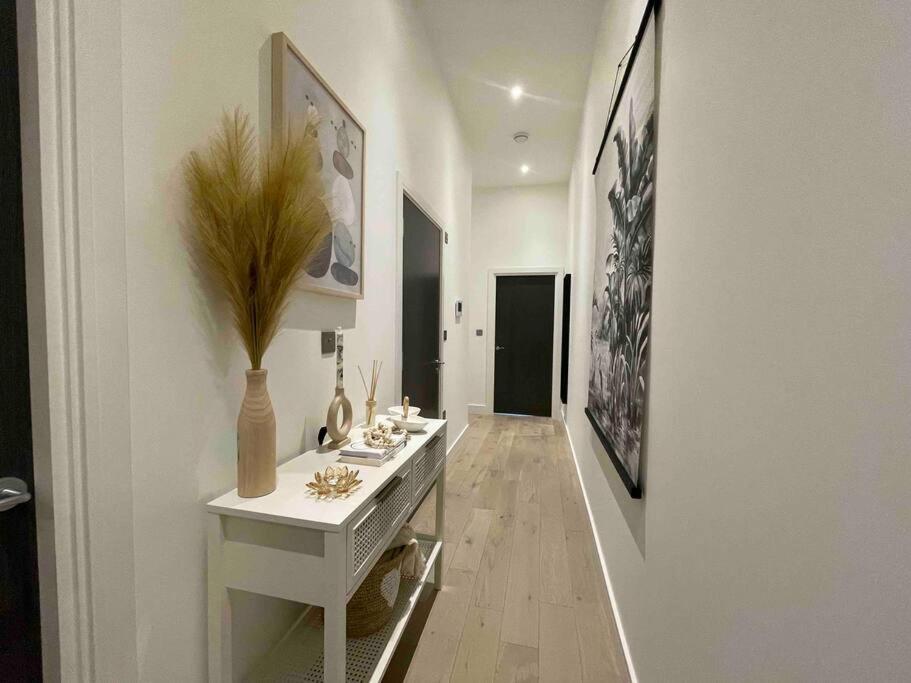 Luxury 2 bedroom Flat Sutton