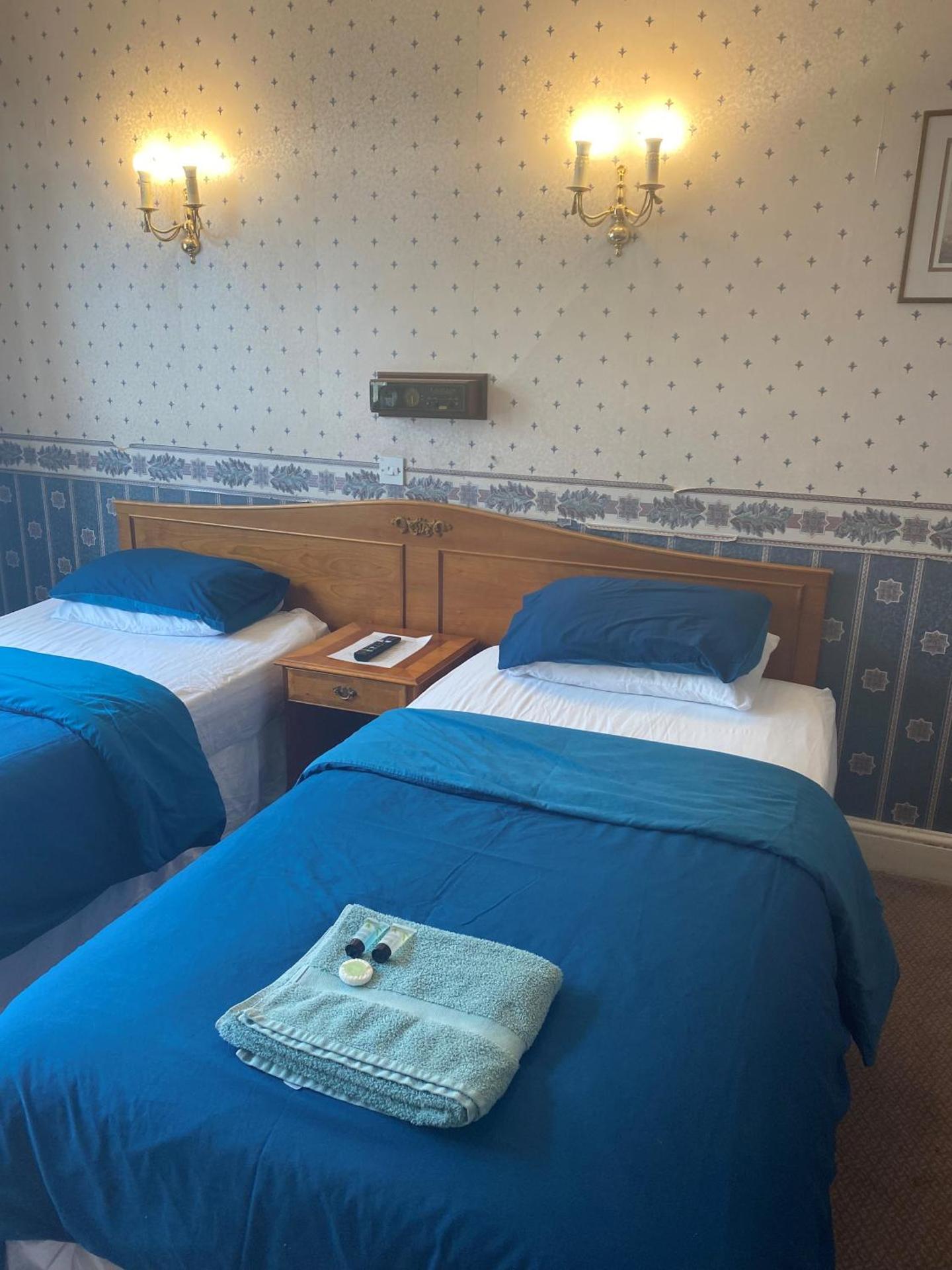 The Royal Victoria & Bull Hotel