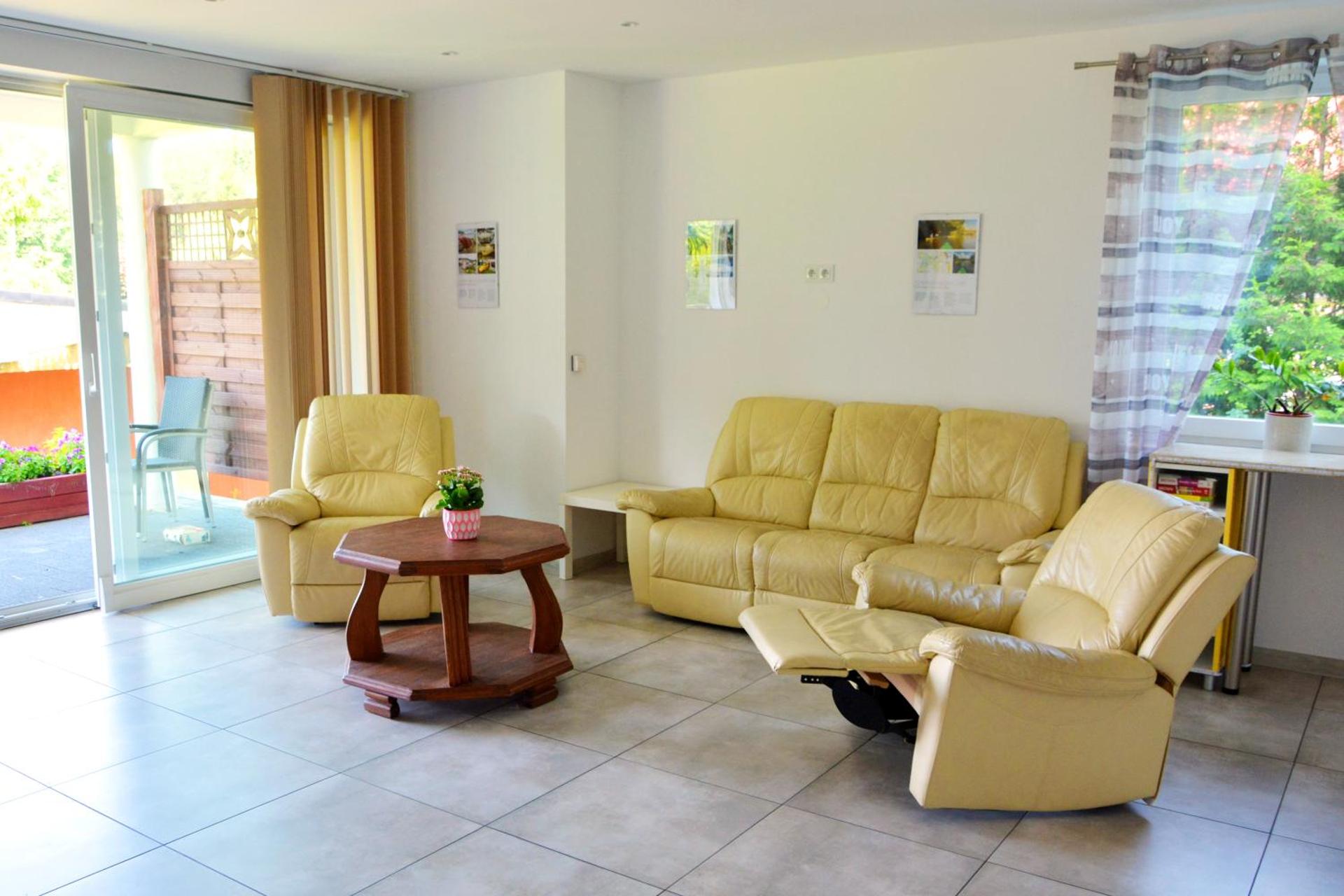 Communal lounge/ TV room