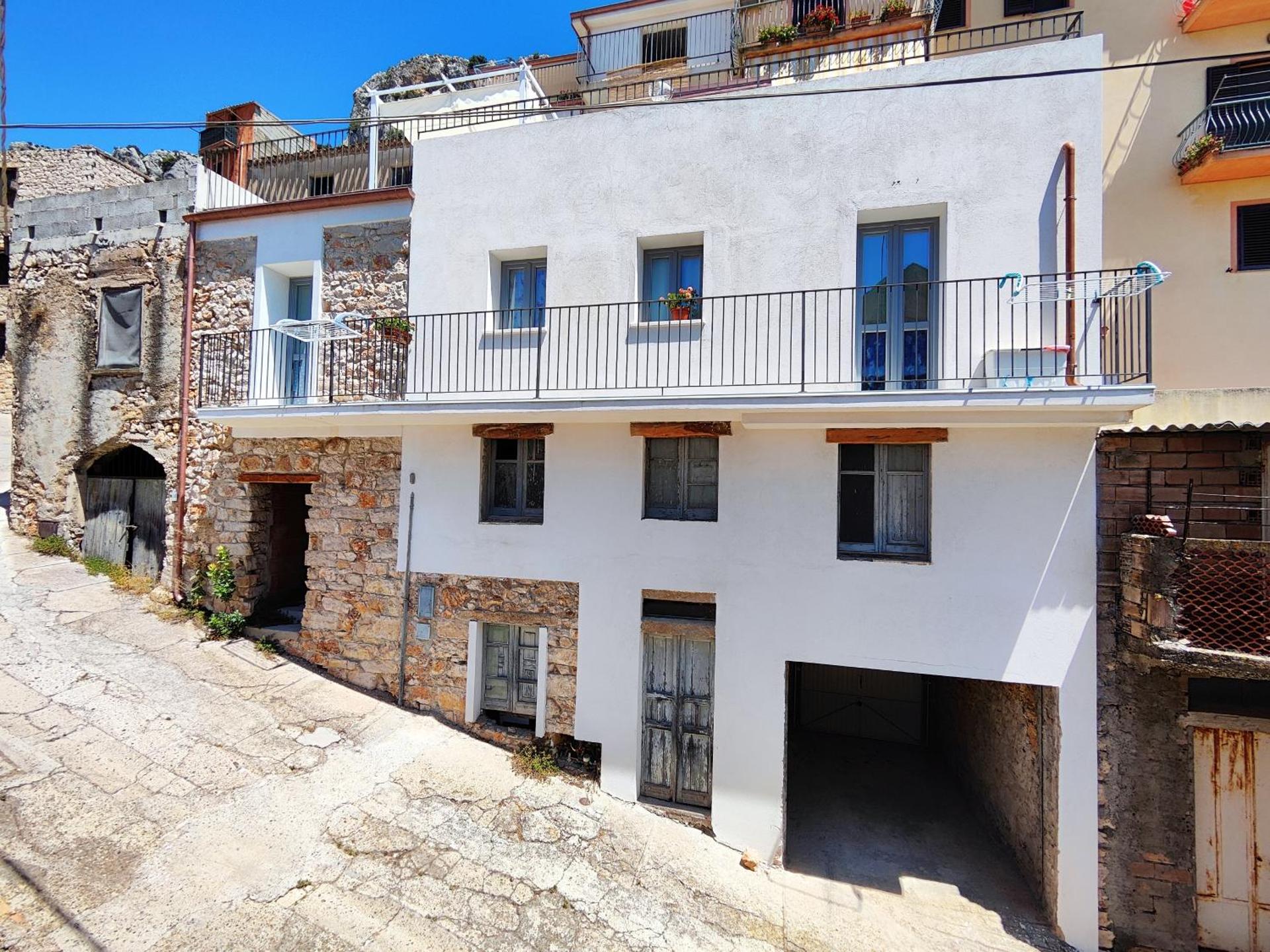 Dommu de Nannai Moro: Camera con bagno e balcone