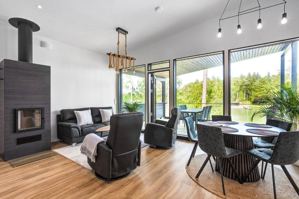 Villa Syreeni - Seafront/Jacuzzi