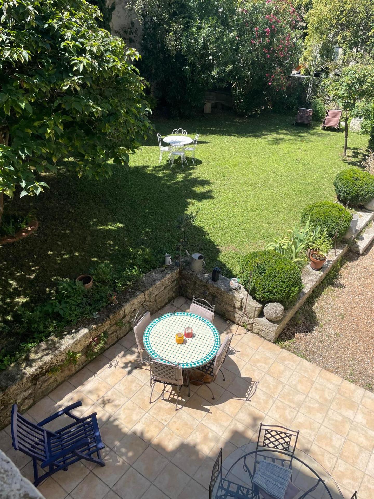 Appartement avec accès piscine et jardin dans hôtel particulier