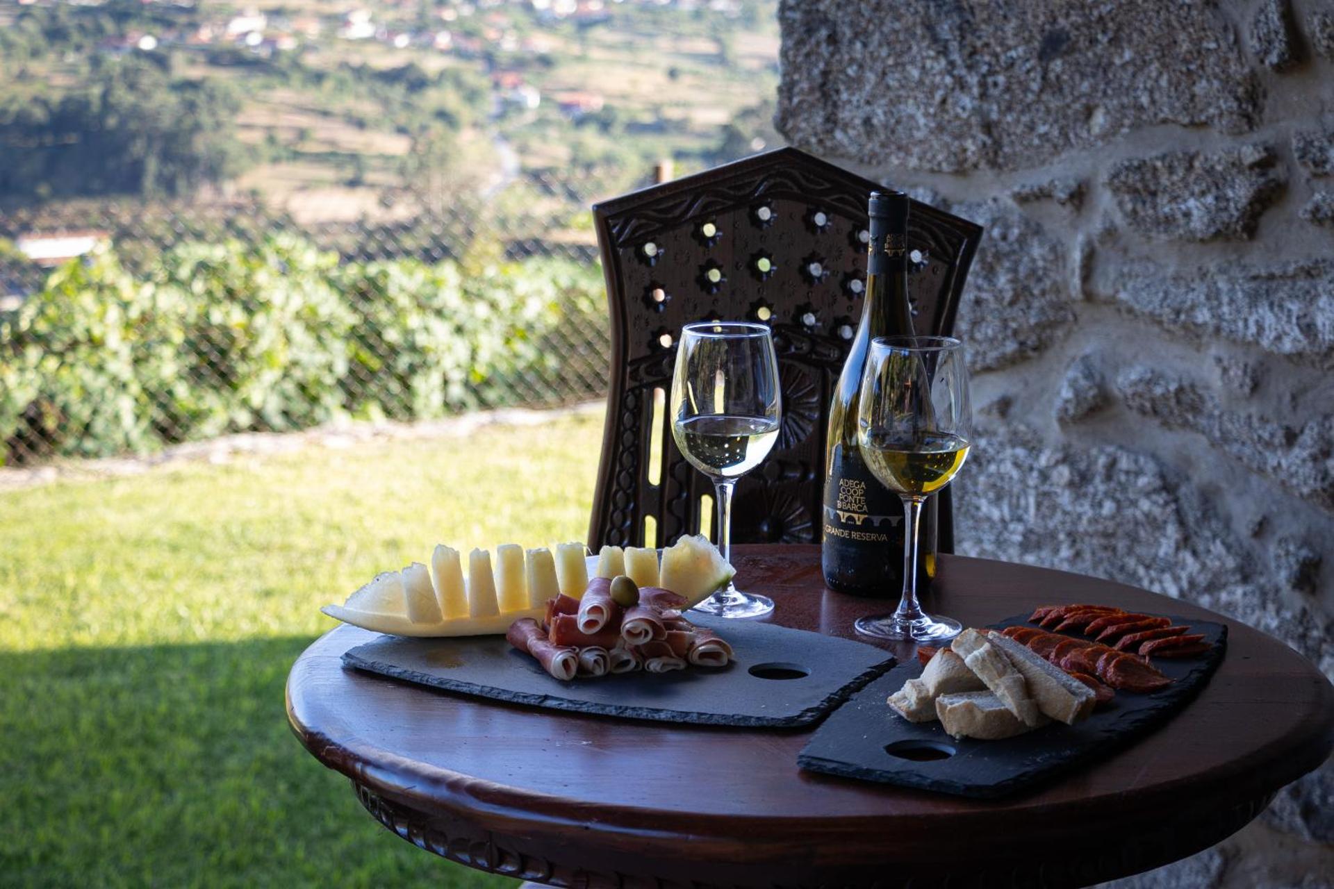 Abraços dos Avós - Casas do Monte