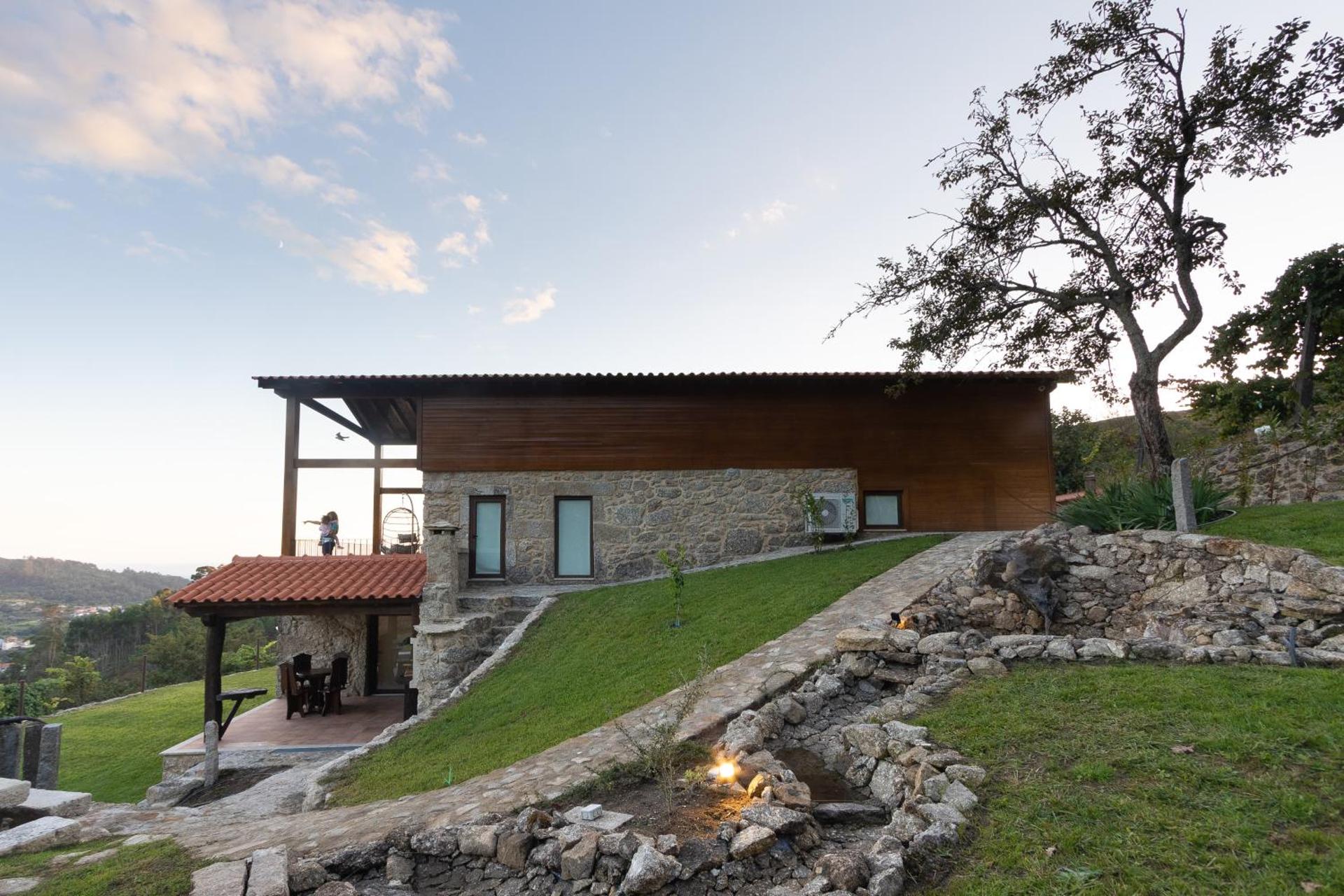 Abraços dos Avós - Casas do Monte