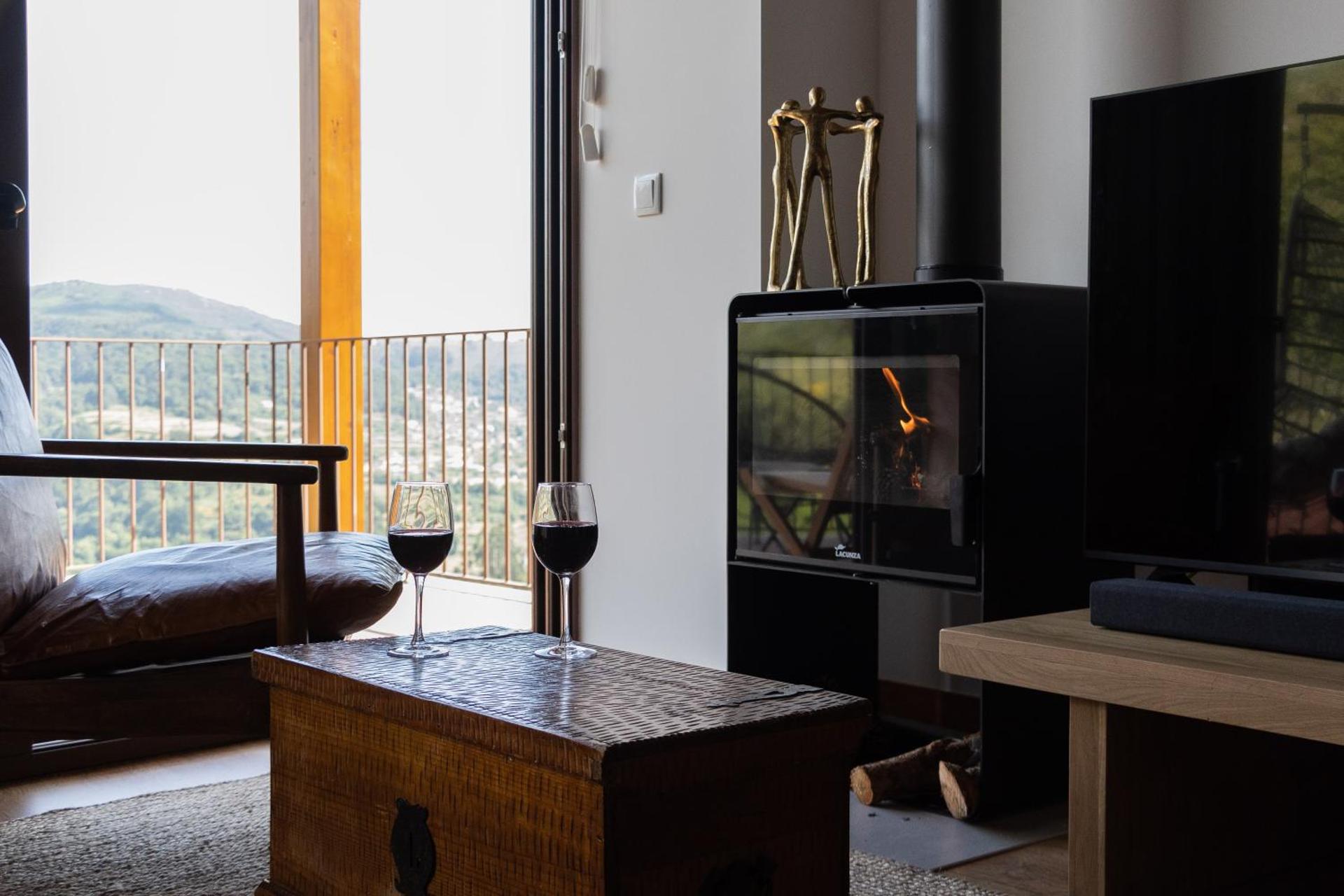 Abraços dos Avós - Casas do Monte