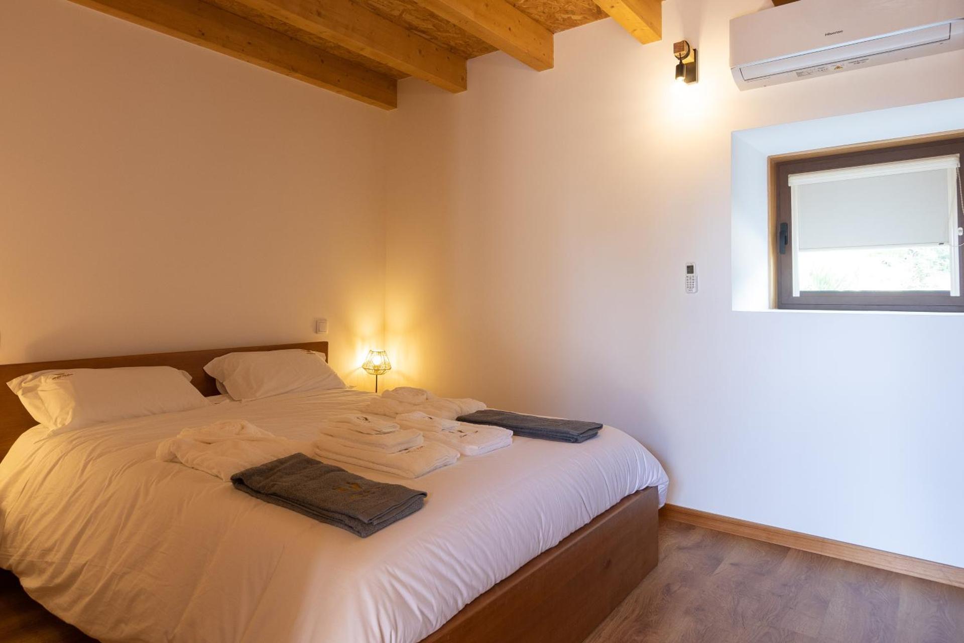 Abraços dos Avós - Casas do Monte