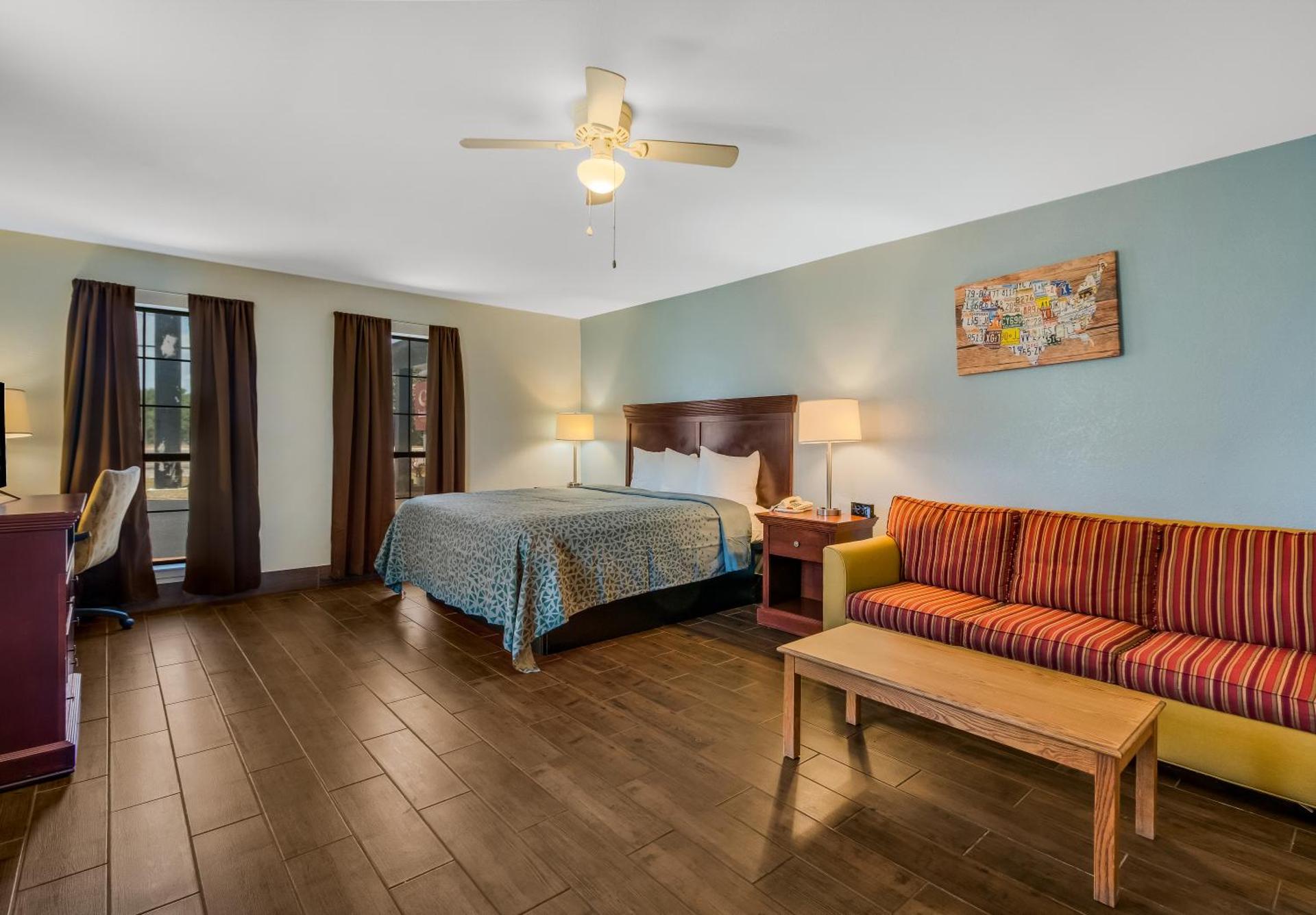 Econo Lodge Inn & Suites Fulton - Rockport