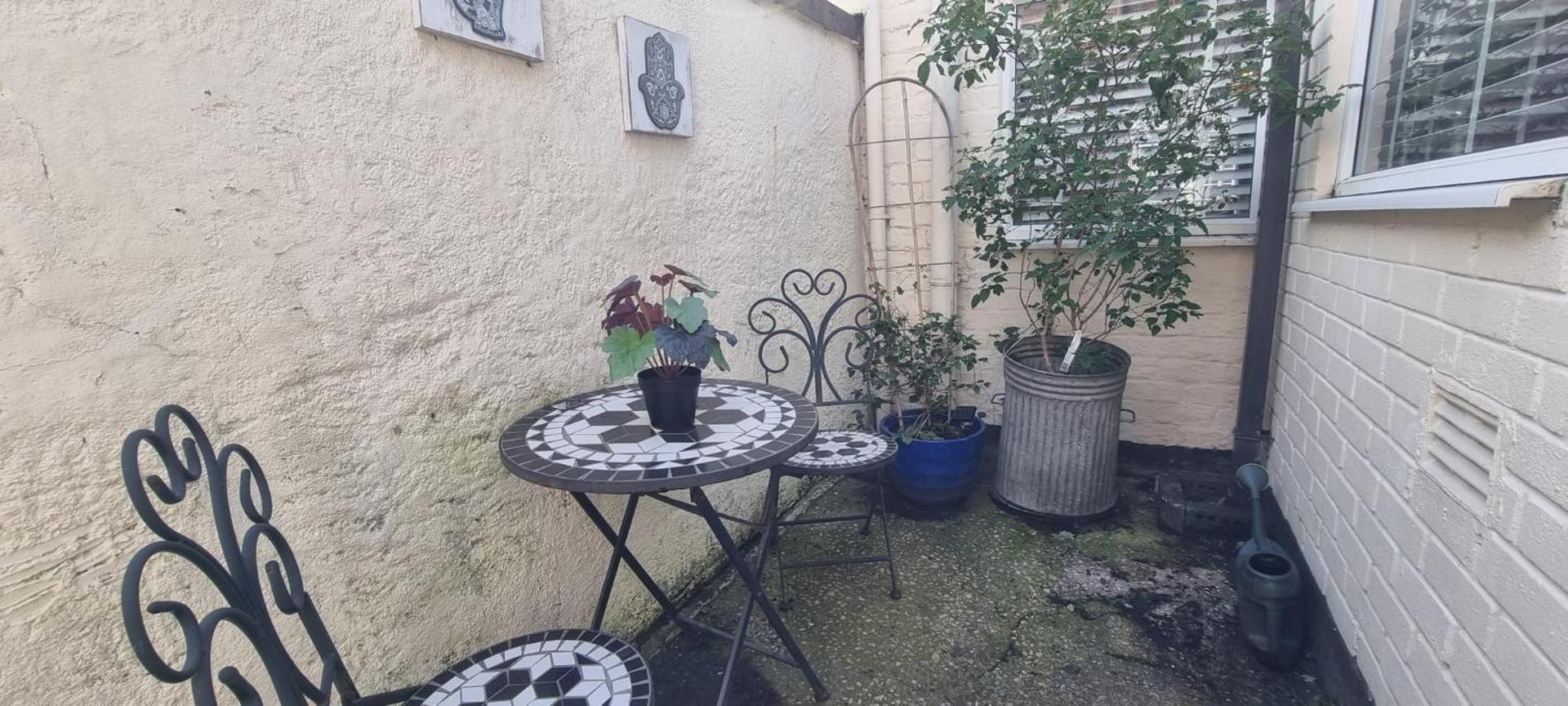 Toffees Townhouse a 2 Bed House in Liverpool 1 Mins walk to Goodison Park