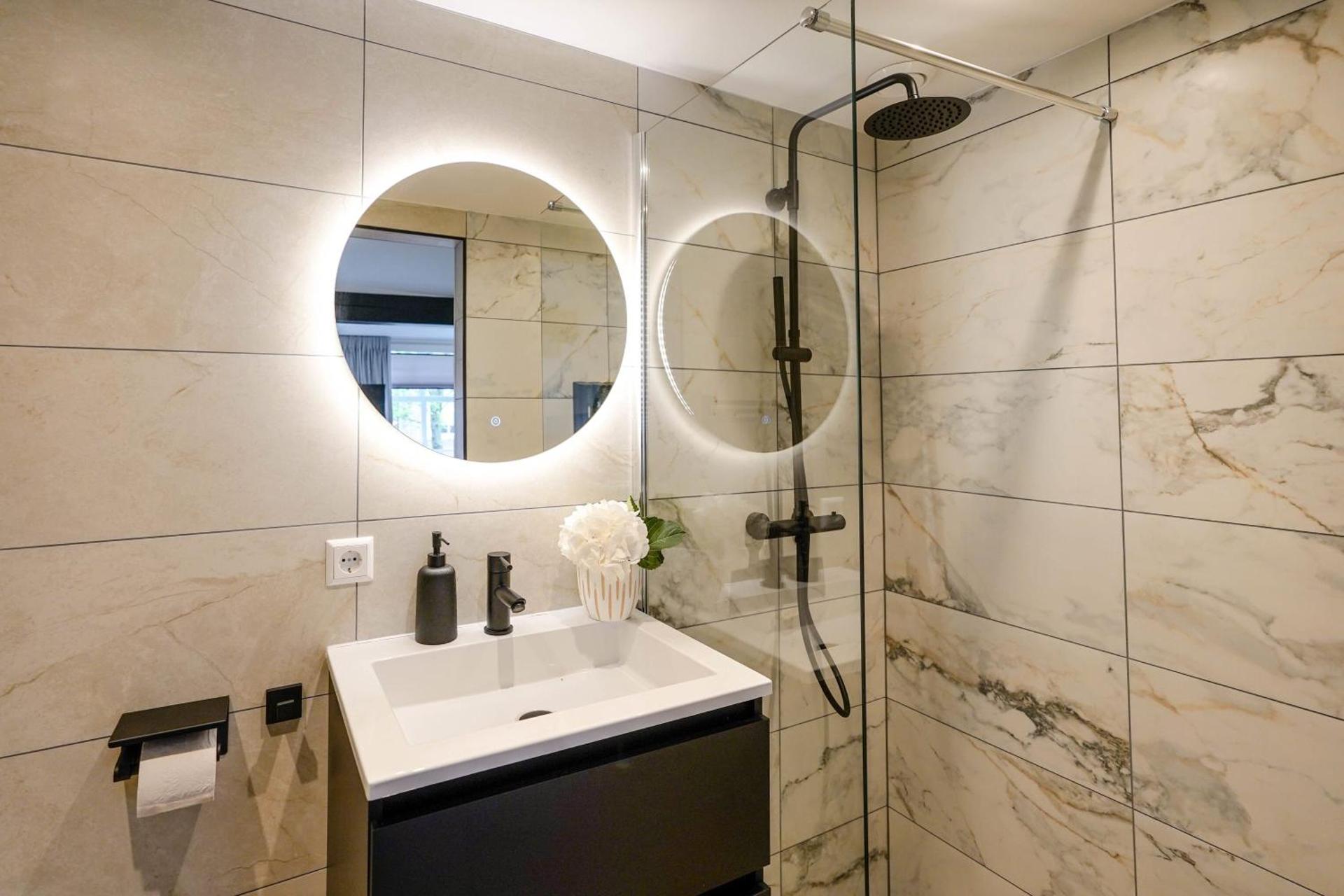 Deluxe 20m2 Canal View