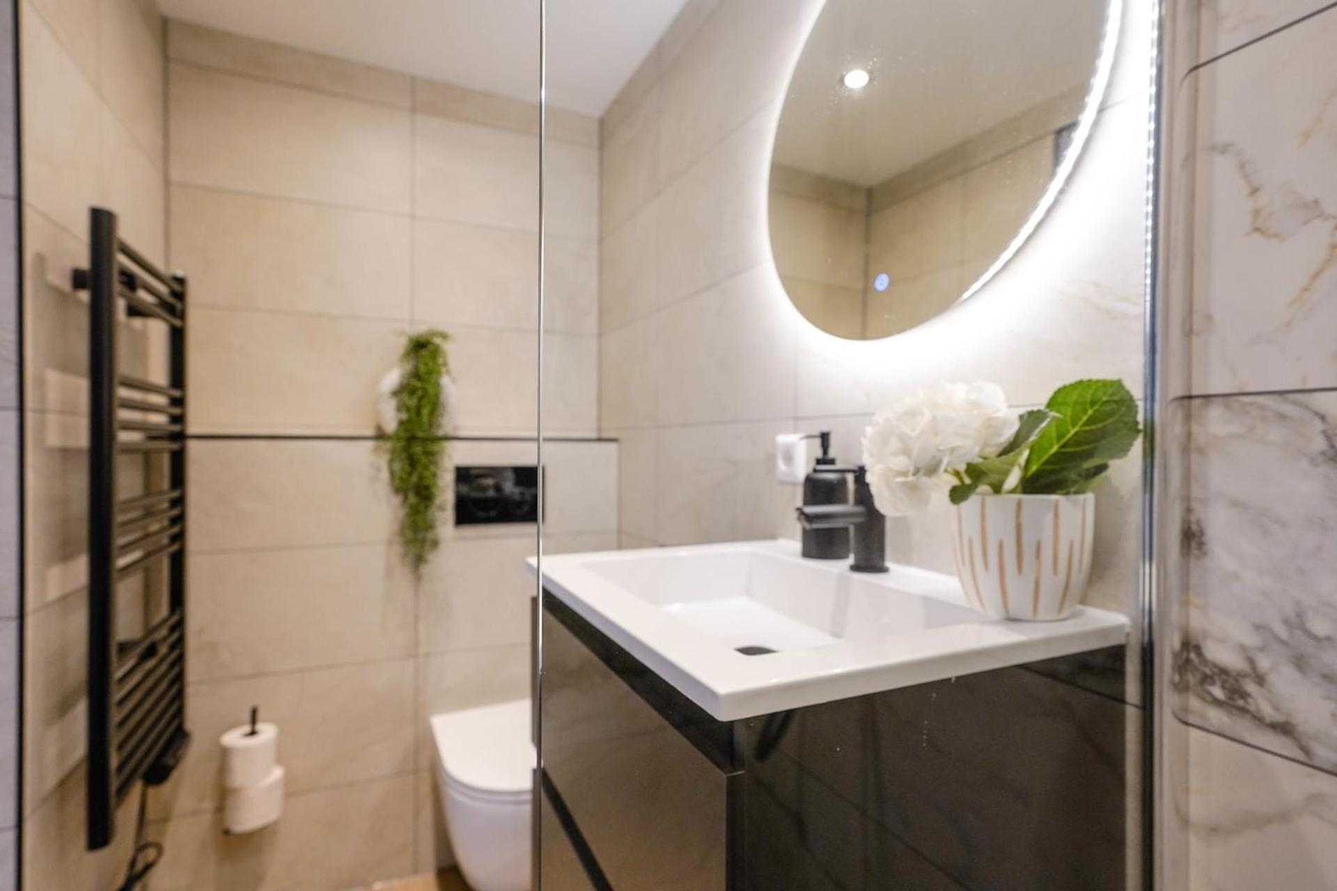 Deluxe 20m2 Canal View