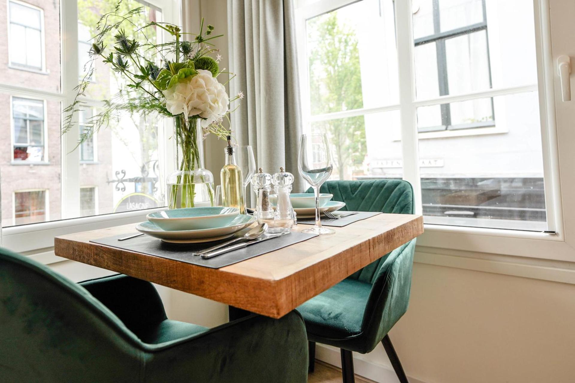 Deluxe 20m2 Canal View