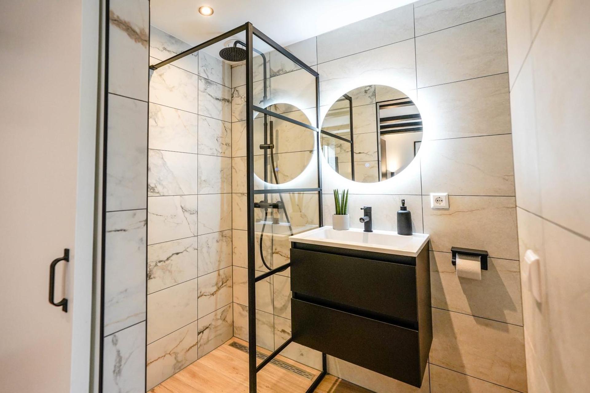 Luxury City Center Studio