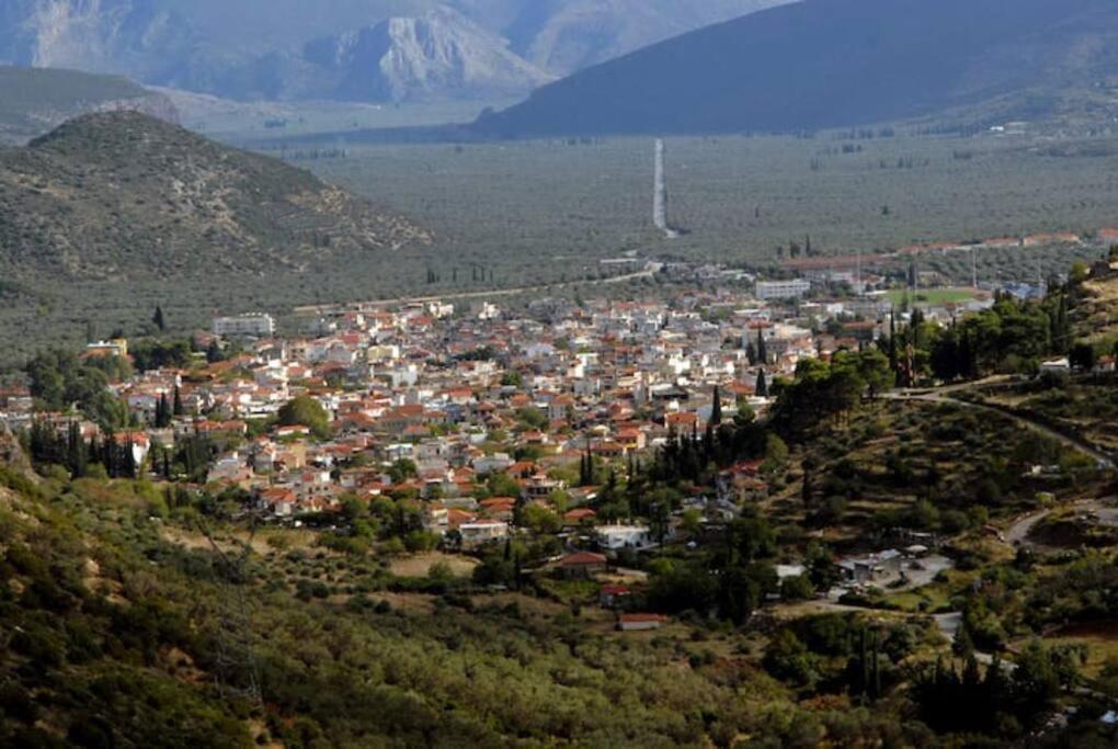 Κεντρικό κομψό ήσυχο στούντιο.