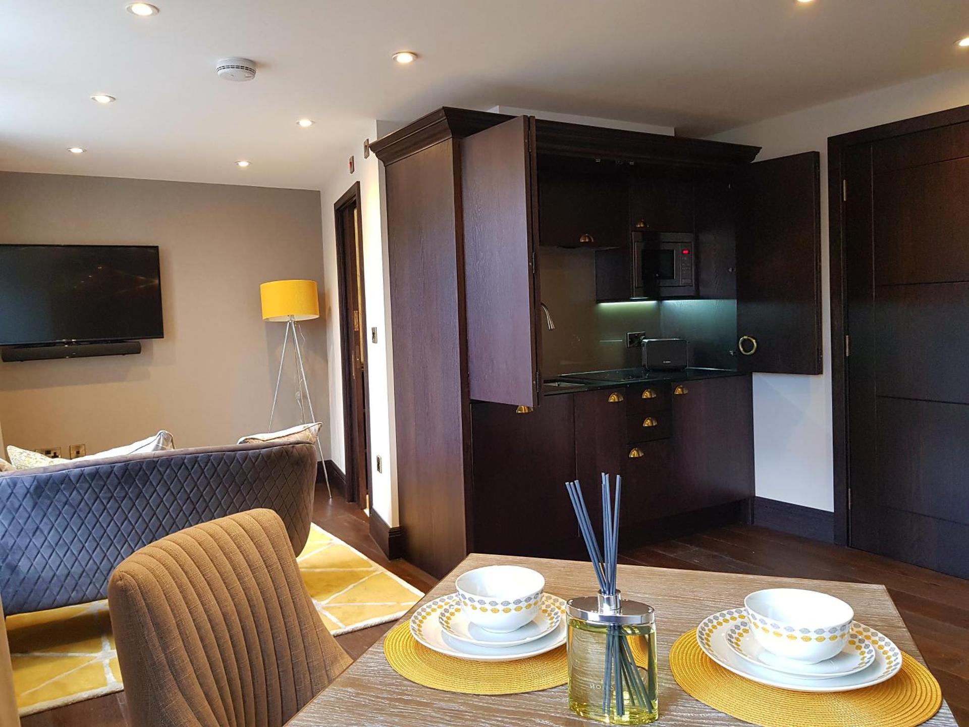 Communal lounge/ TV room