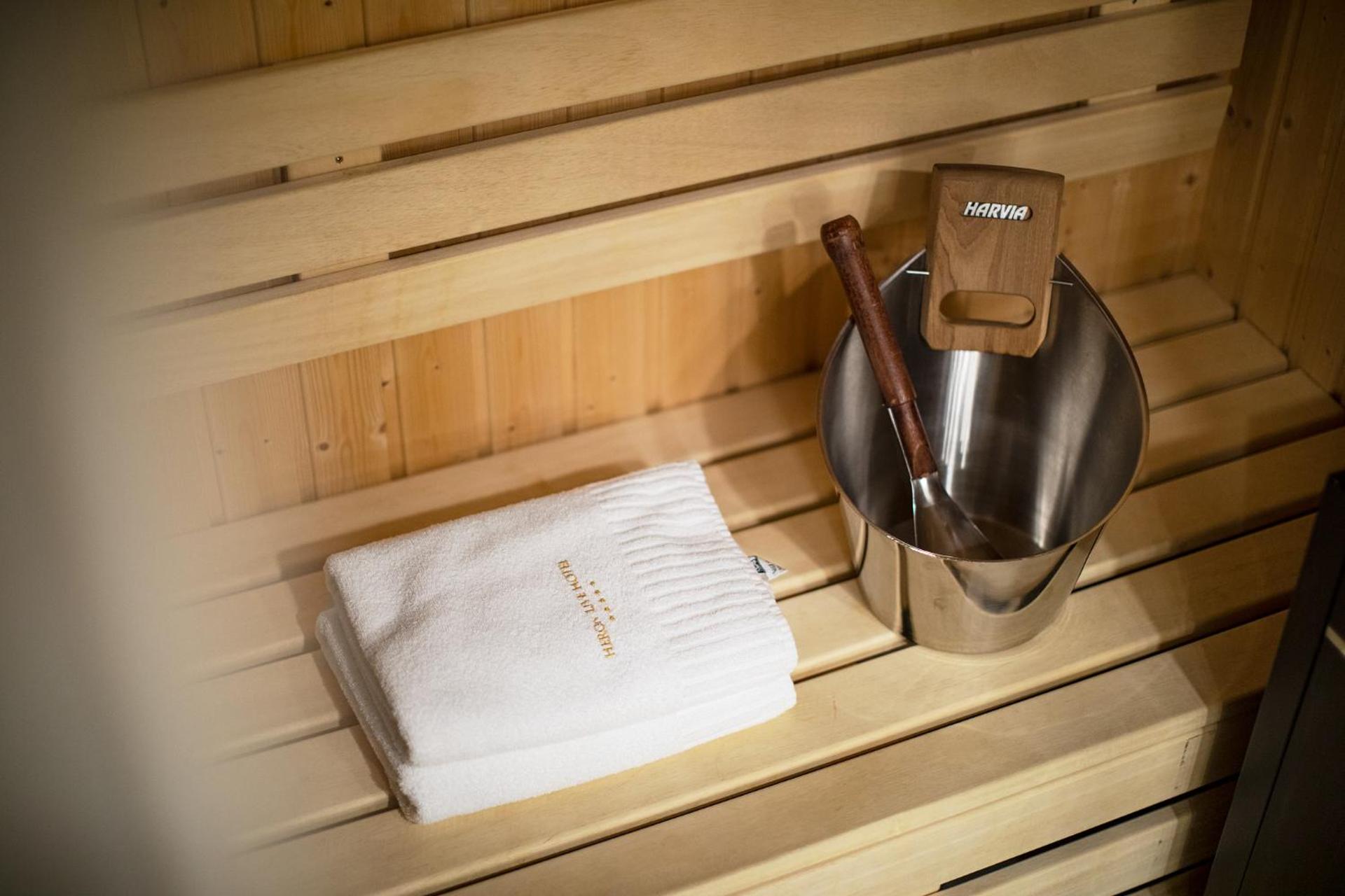 Suite with Lake View