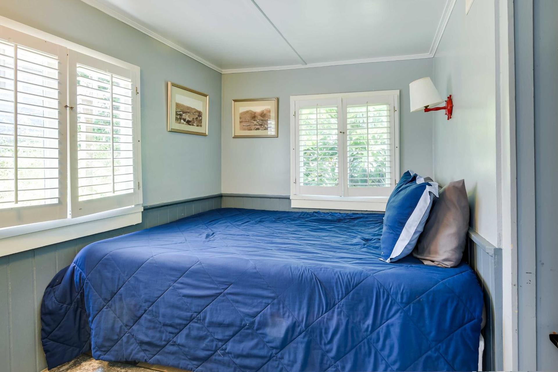 Walk to Beach Catalina Gem with Deck!