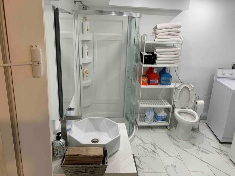 BIG Oasis Studio near Airport YYZ