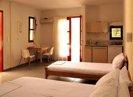 Kyfanta, studios & apartments in Kyparissi