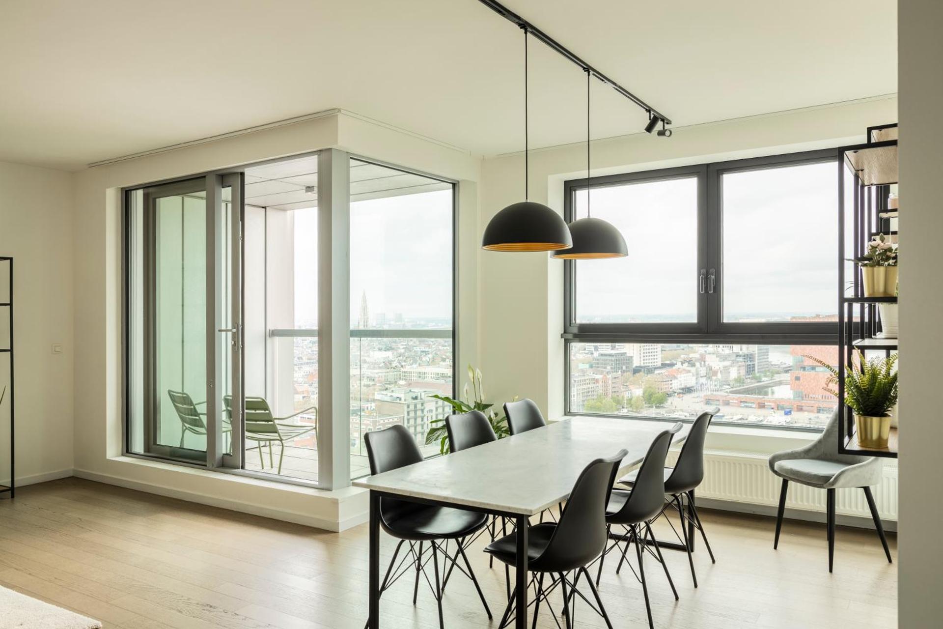 UNIEK appartement - mooiste en hoogste uitzicht op Antwerpen! - incl gratis parking