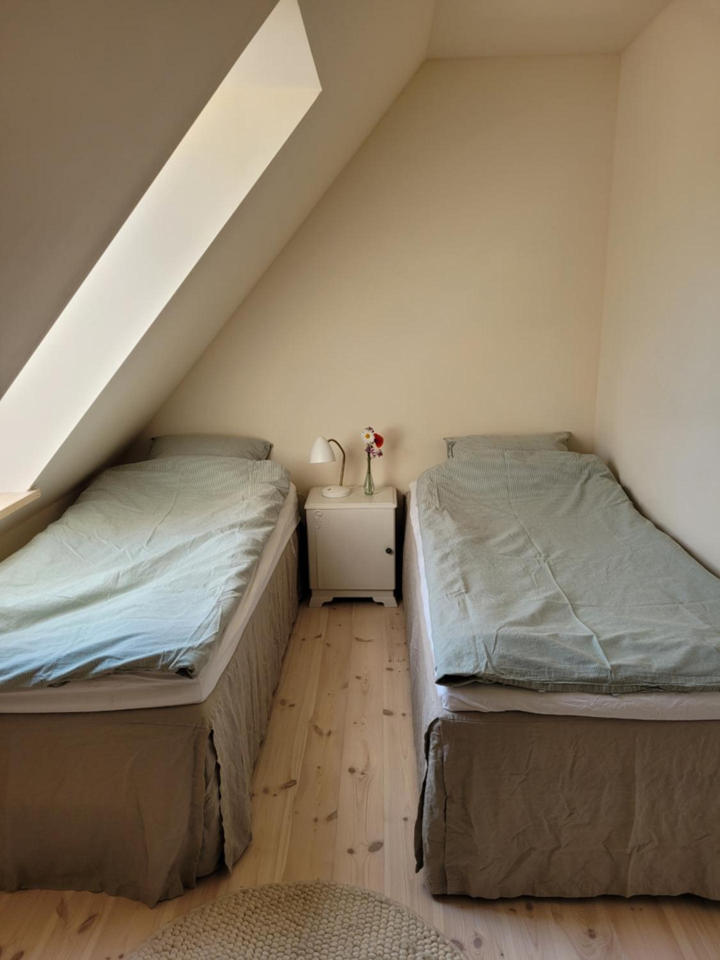 Atma Guesthouse - cozy and simple farmhouse bed & breakfast