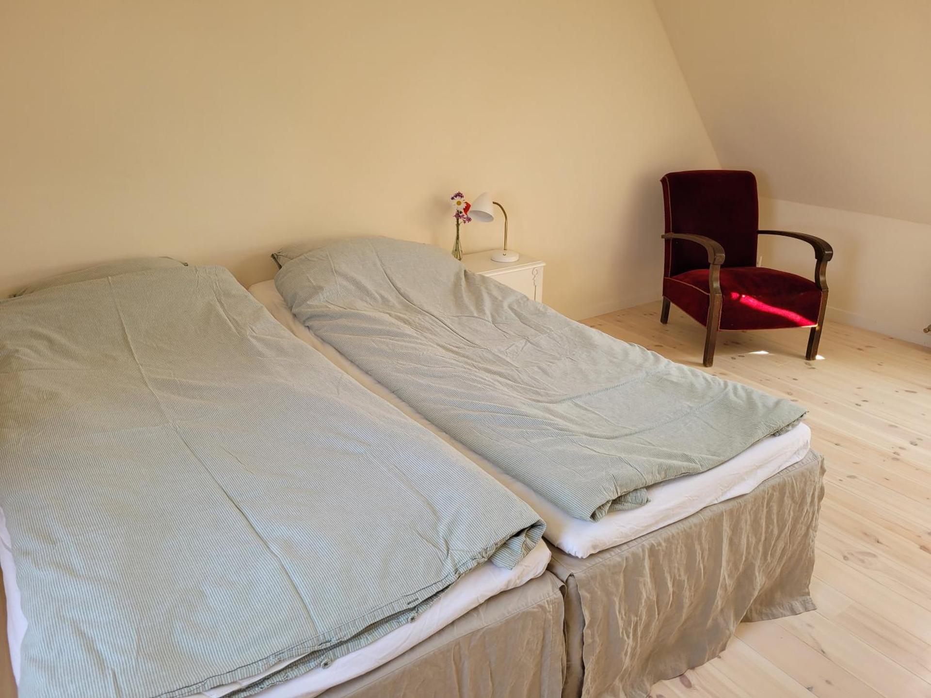 Atma Guesthouse - cozy and simple farmhouse bed & breakfast