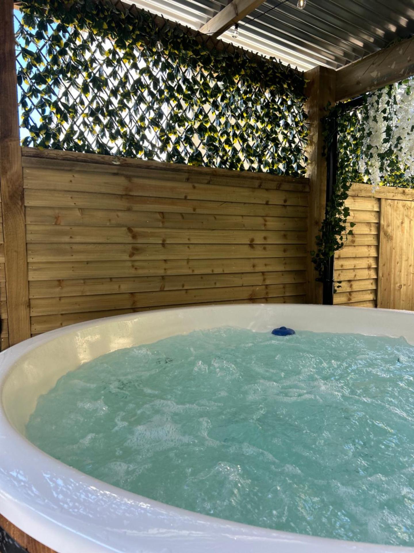 Sèid Bò - Sleeps 6 -Private 6 Person wood burning HotTub