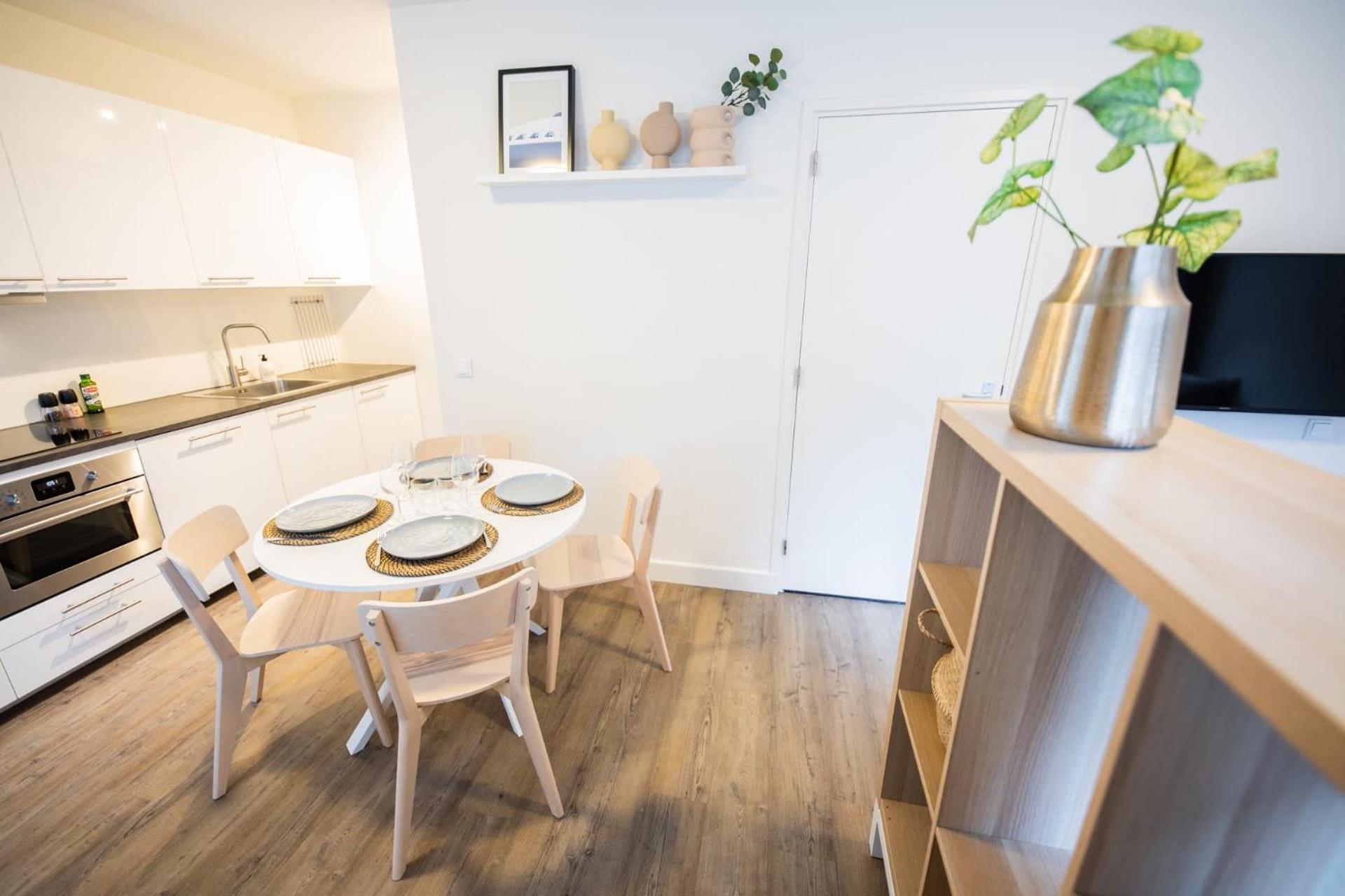 Delightful 2 Bedroom Apartment - SD23L