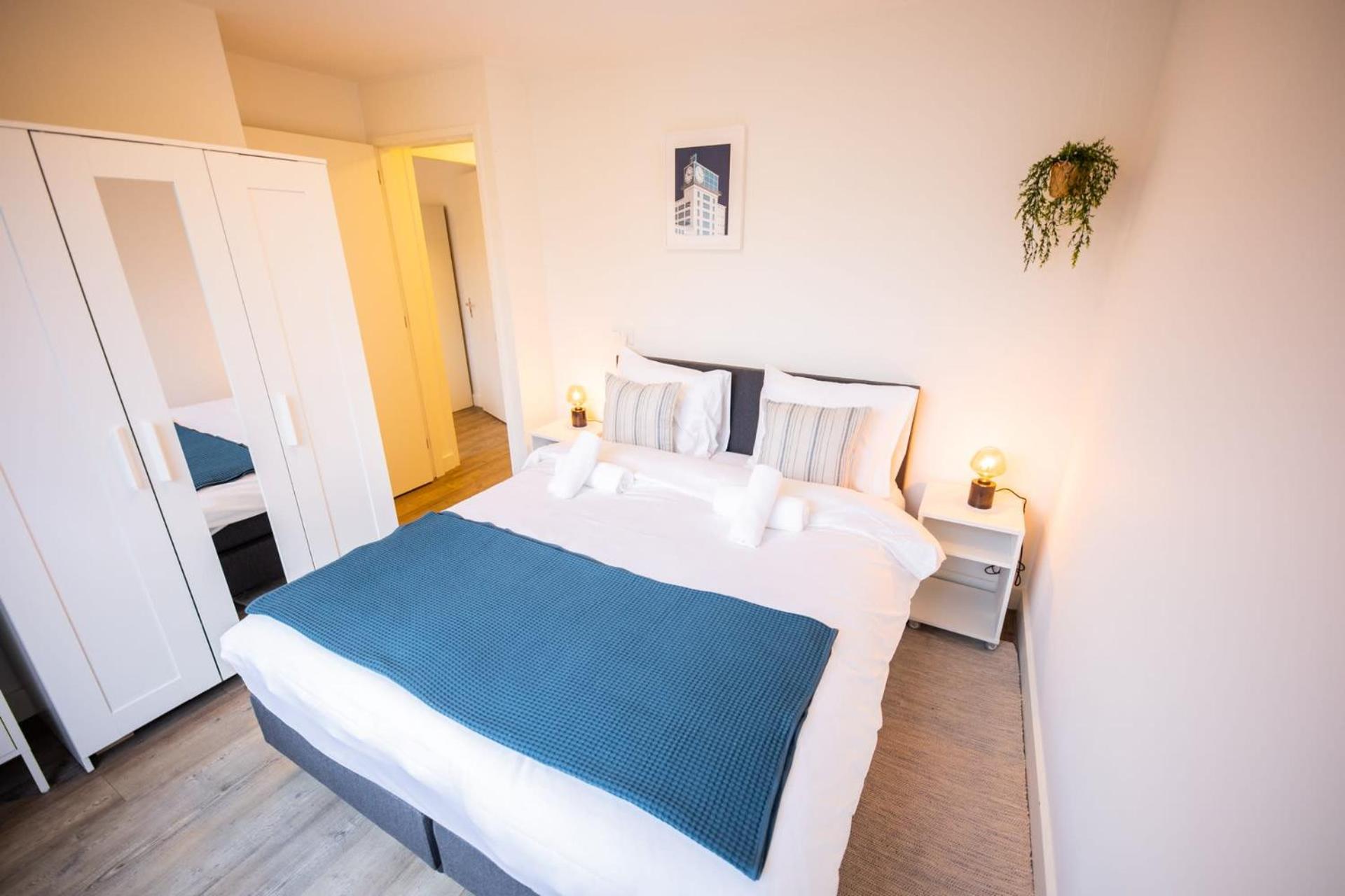 Delightful 2 Bedroom Apartment - SD23L