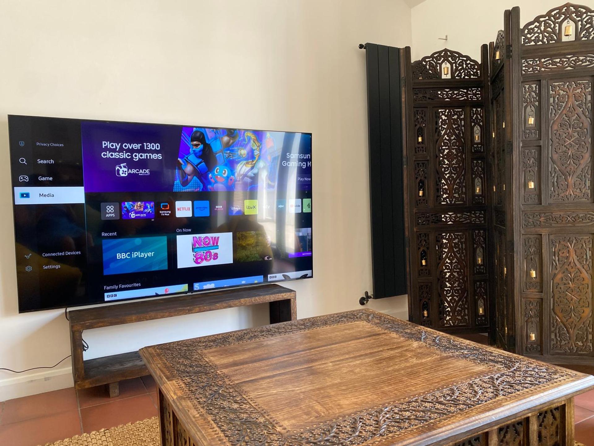 Communal lounge/ TV room