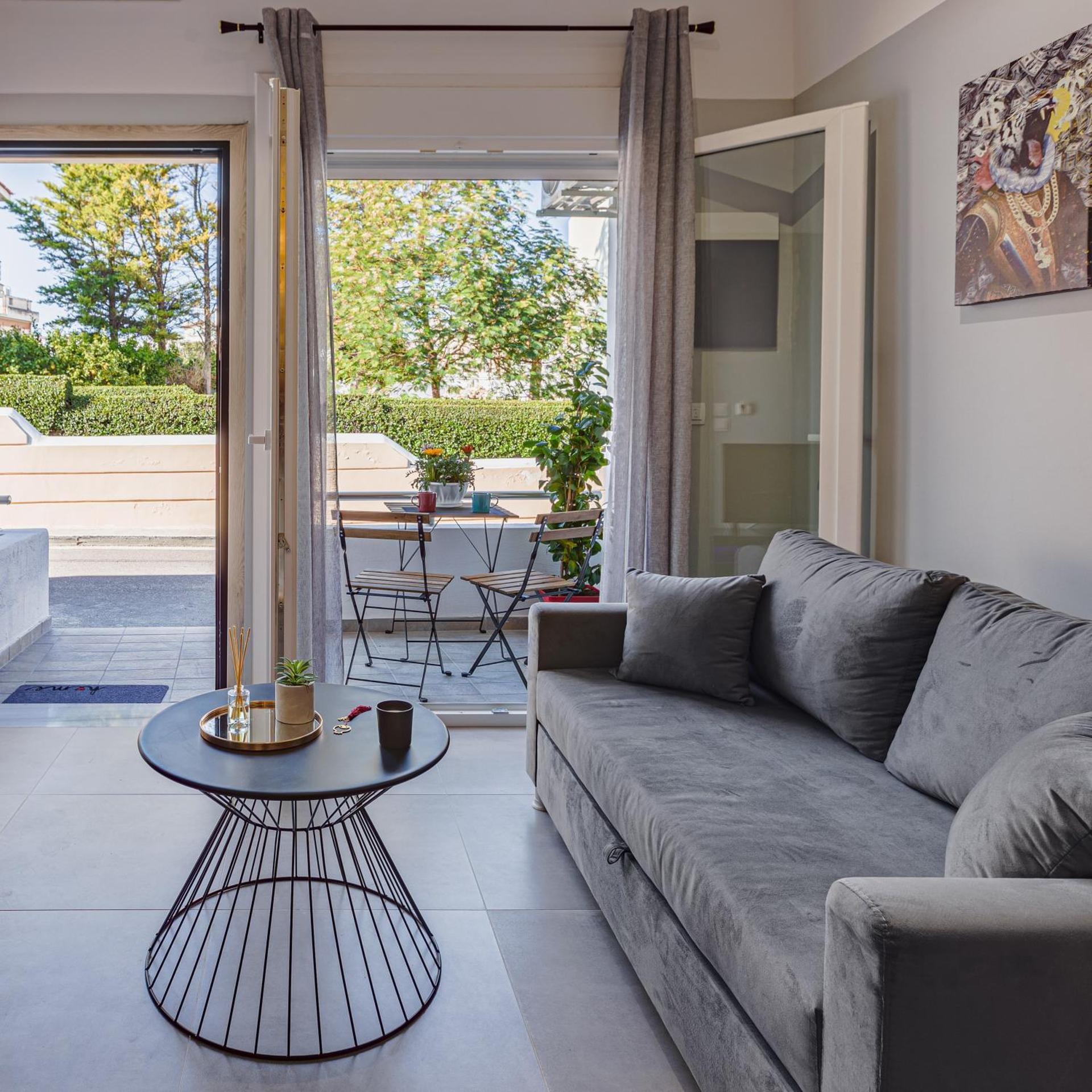 Theo's Cozy Apartment's near Athens airport