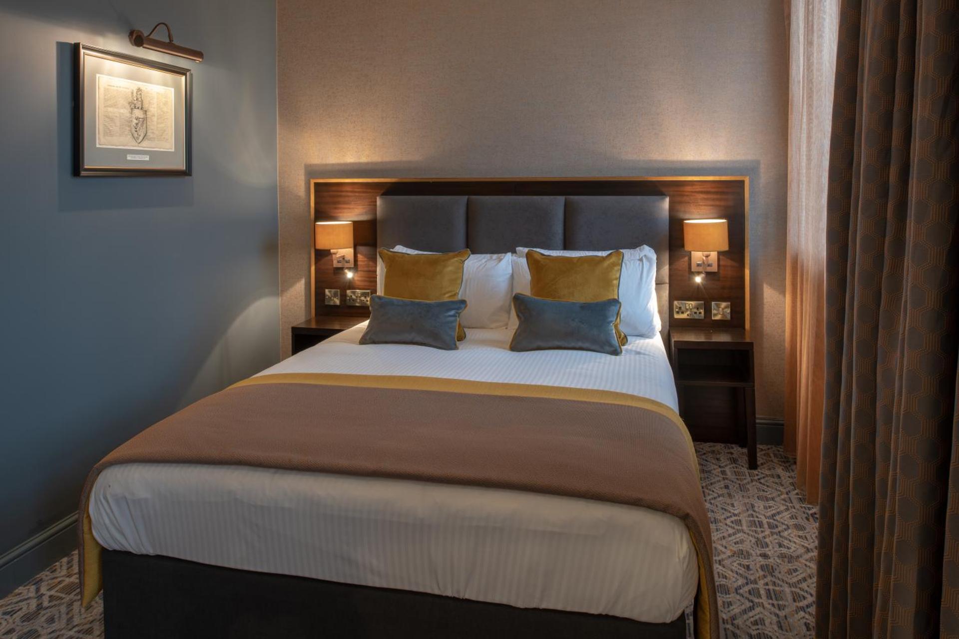 The Old Borough Hotel - Wetherspoon