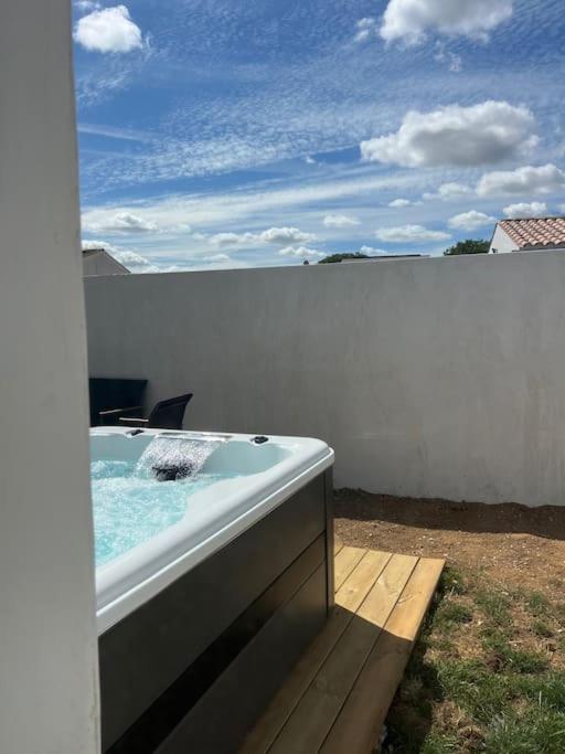 Un cocon climatisé avec jacuzzi