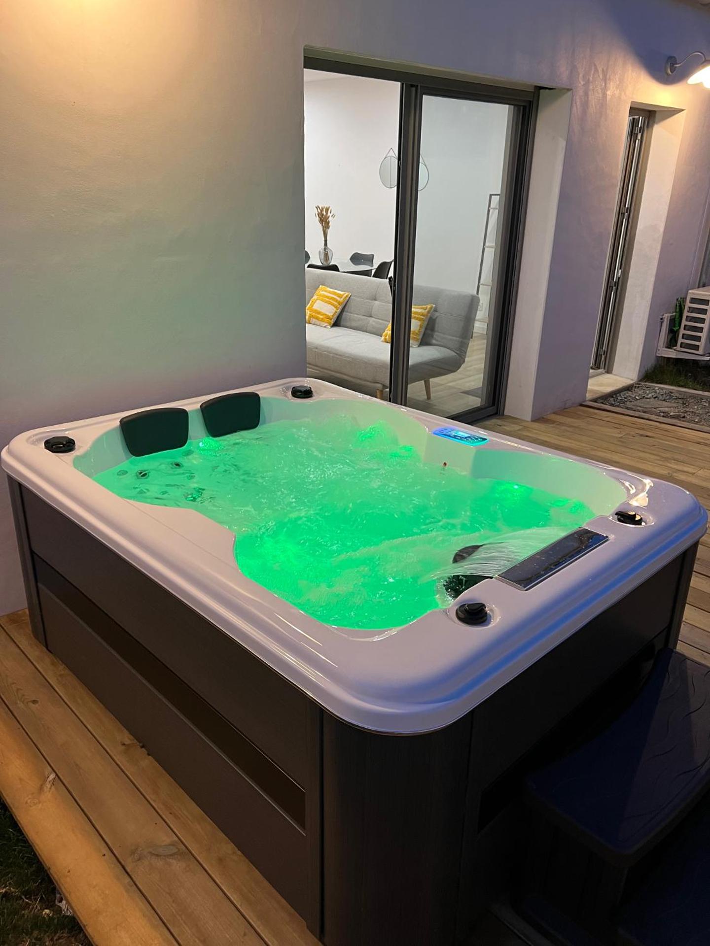 Un cocon climatisé avec jacuzzi