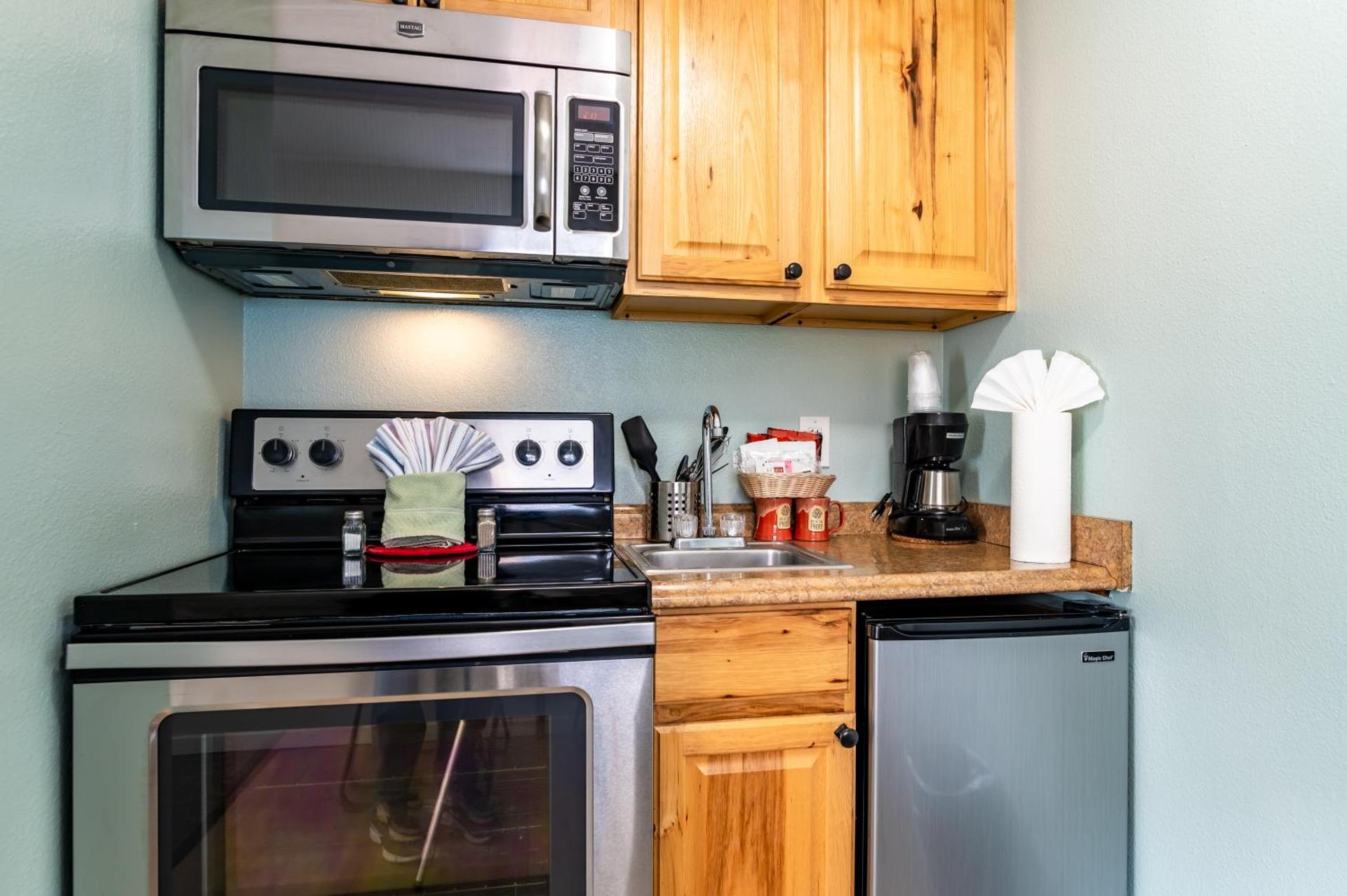 One-Bedroom Suite with Spa - No View