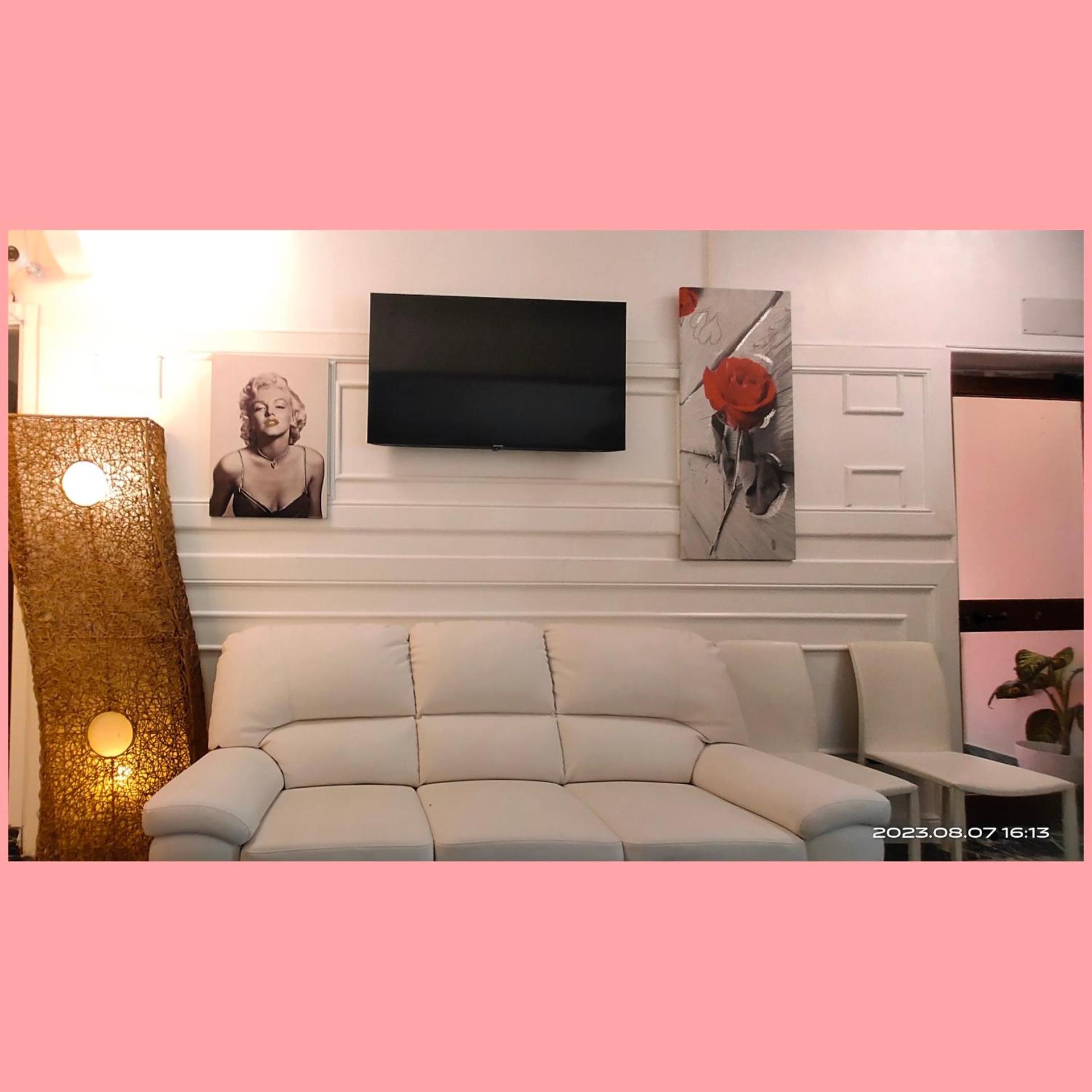 Communal lounge/ TV room