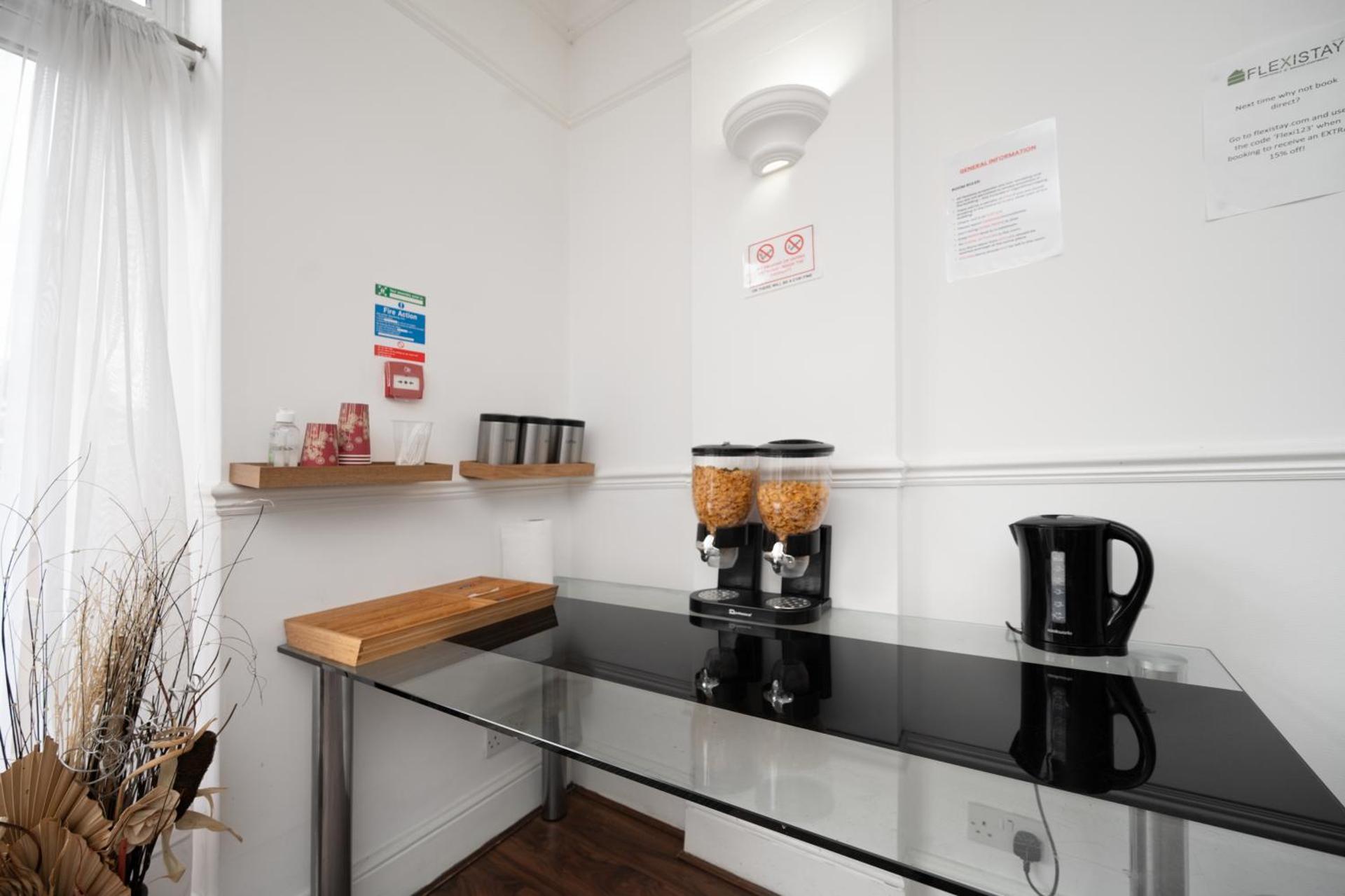 Communal lounge/ TV room