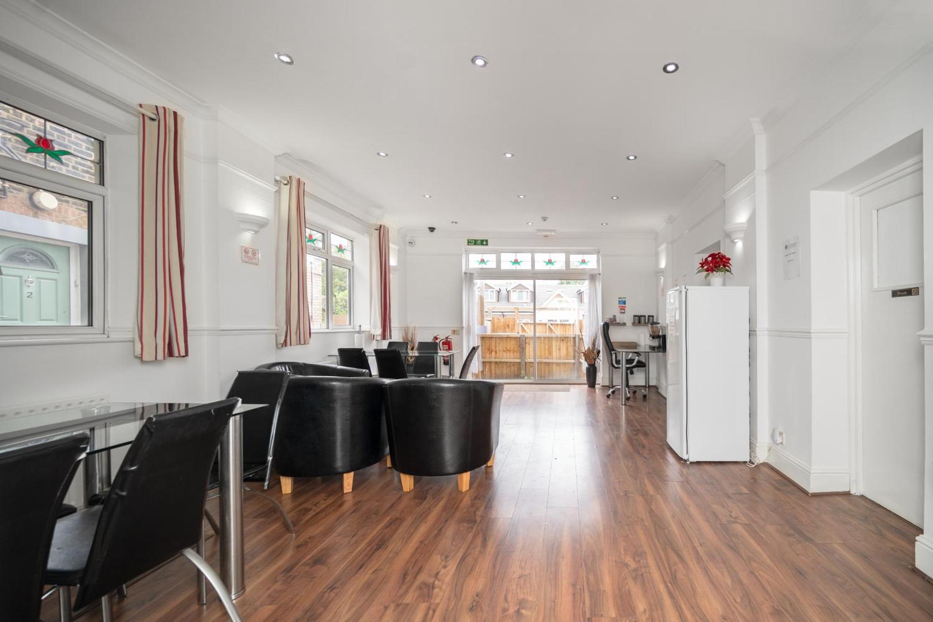 Communal lounge/ TV room