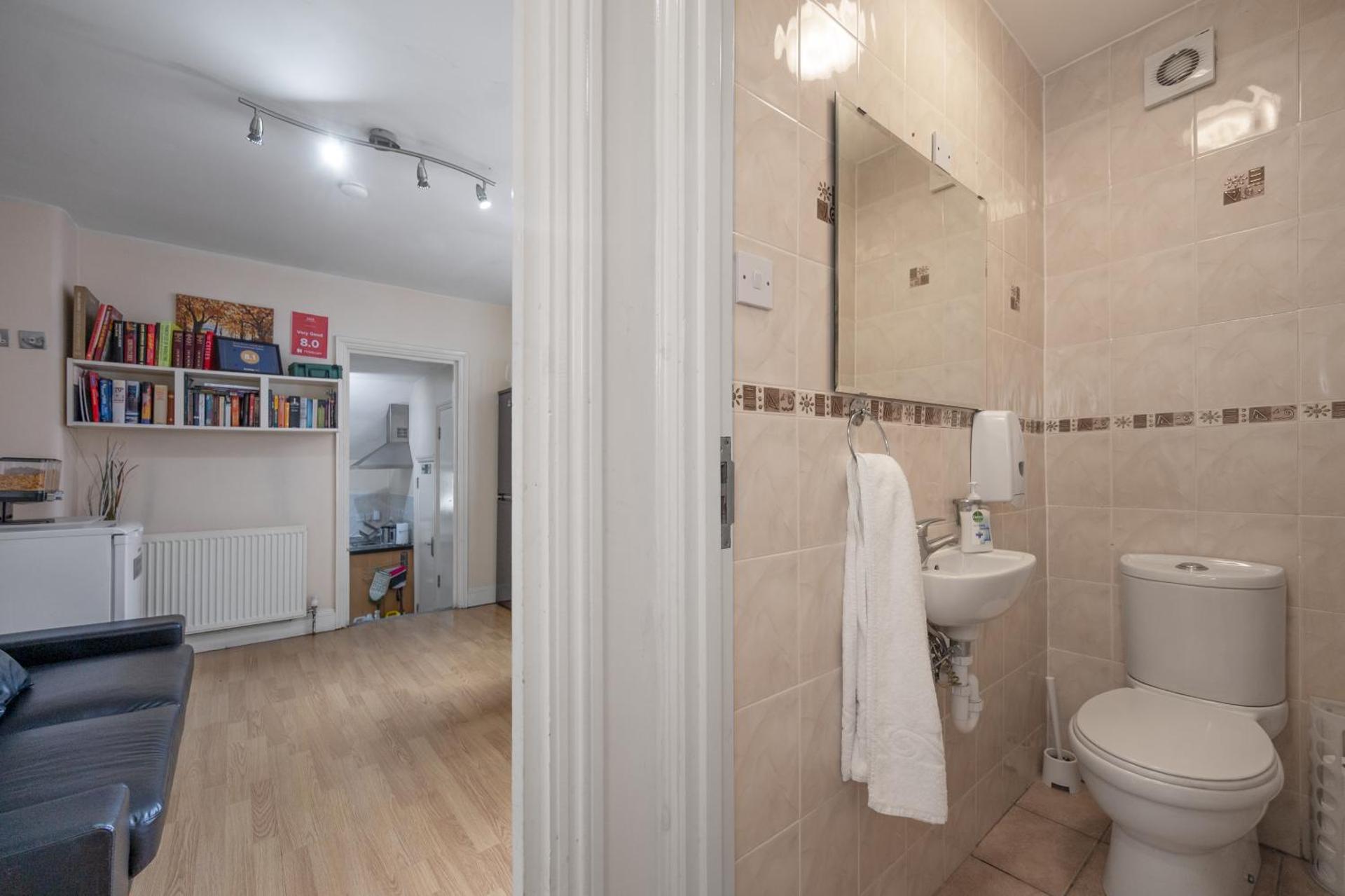 Communal lounge/ TV room