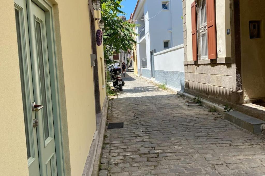 Στούντιο σε ανακαινισμένο αρχοντικό του 19ου αιώνα, κέντρο Μύρινας