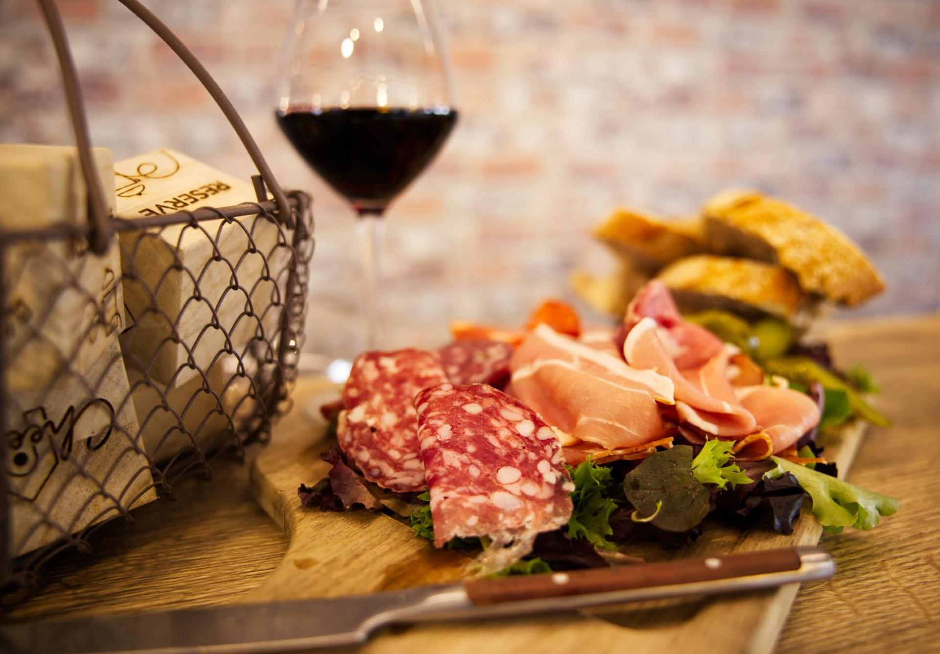 Restaurant/places to eat