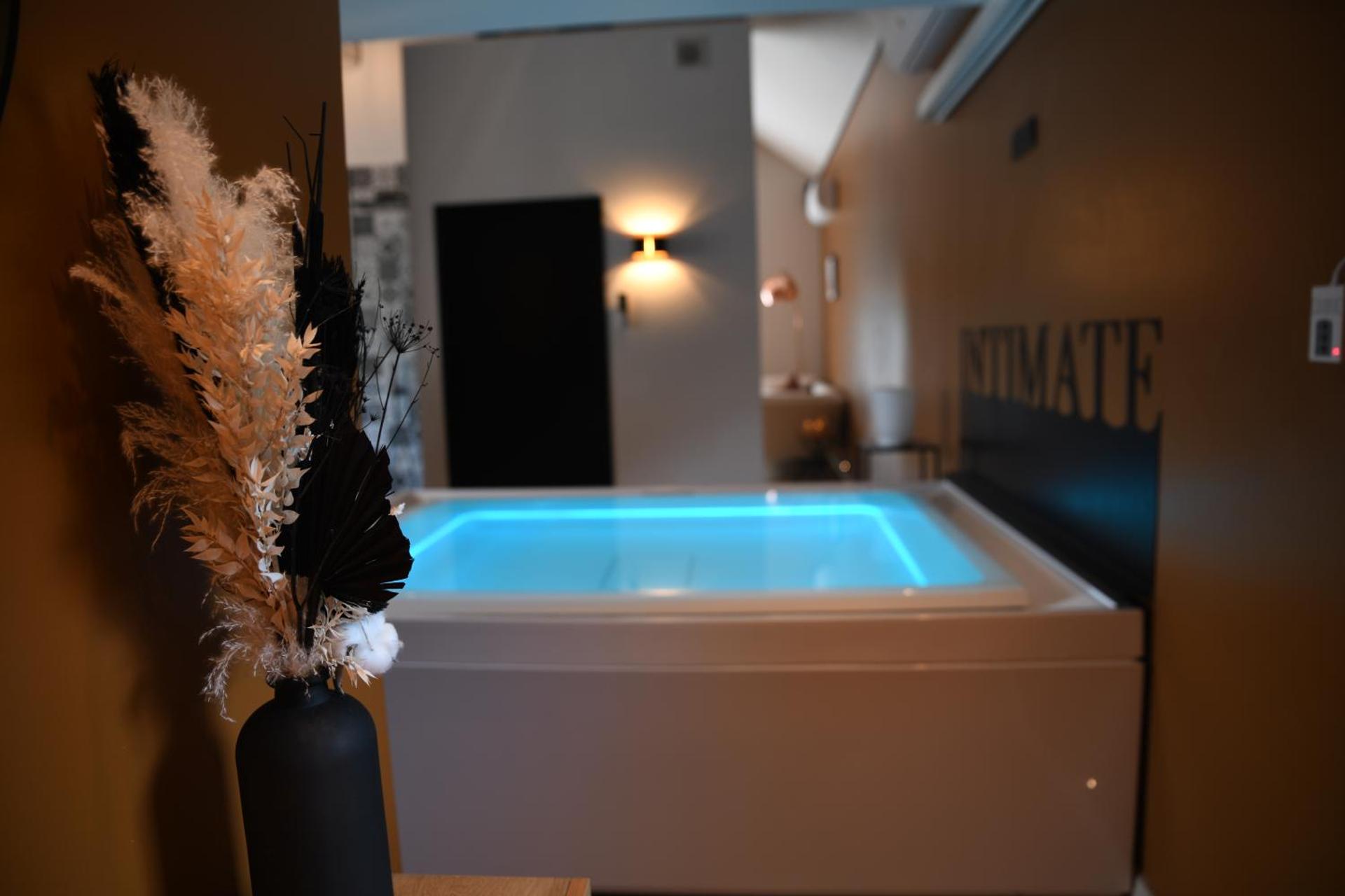 Intimate - Private Wellness