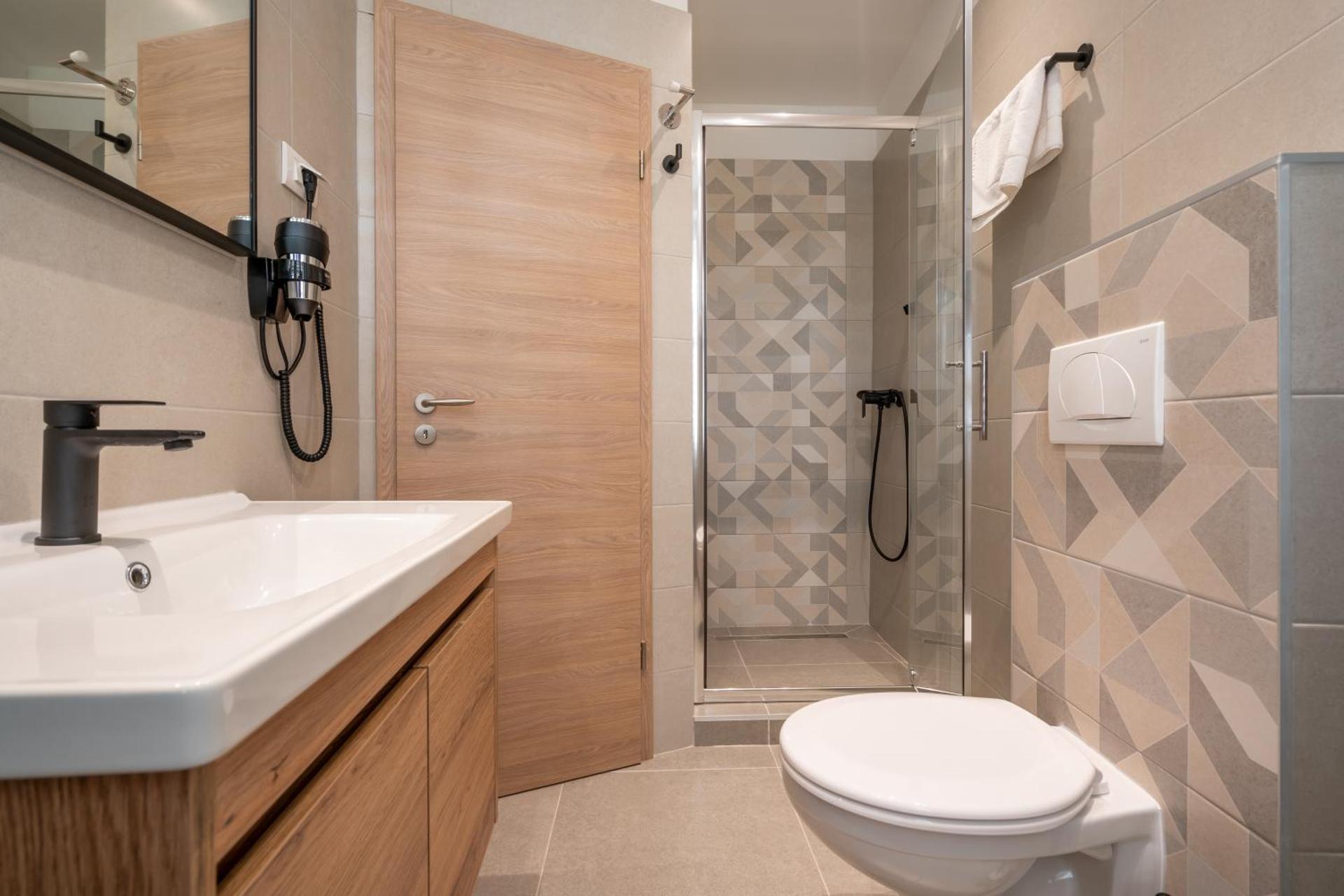 AAA Apartments & Rooms with FREE parking - reservation needed