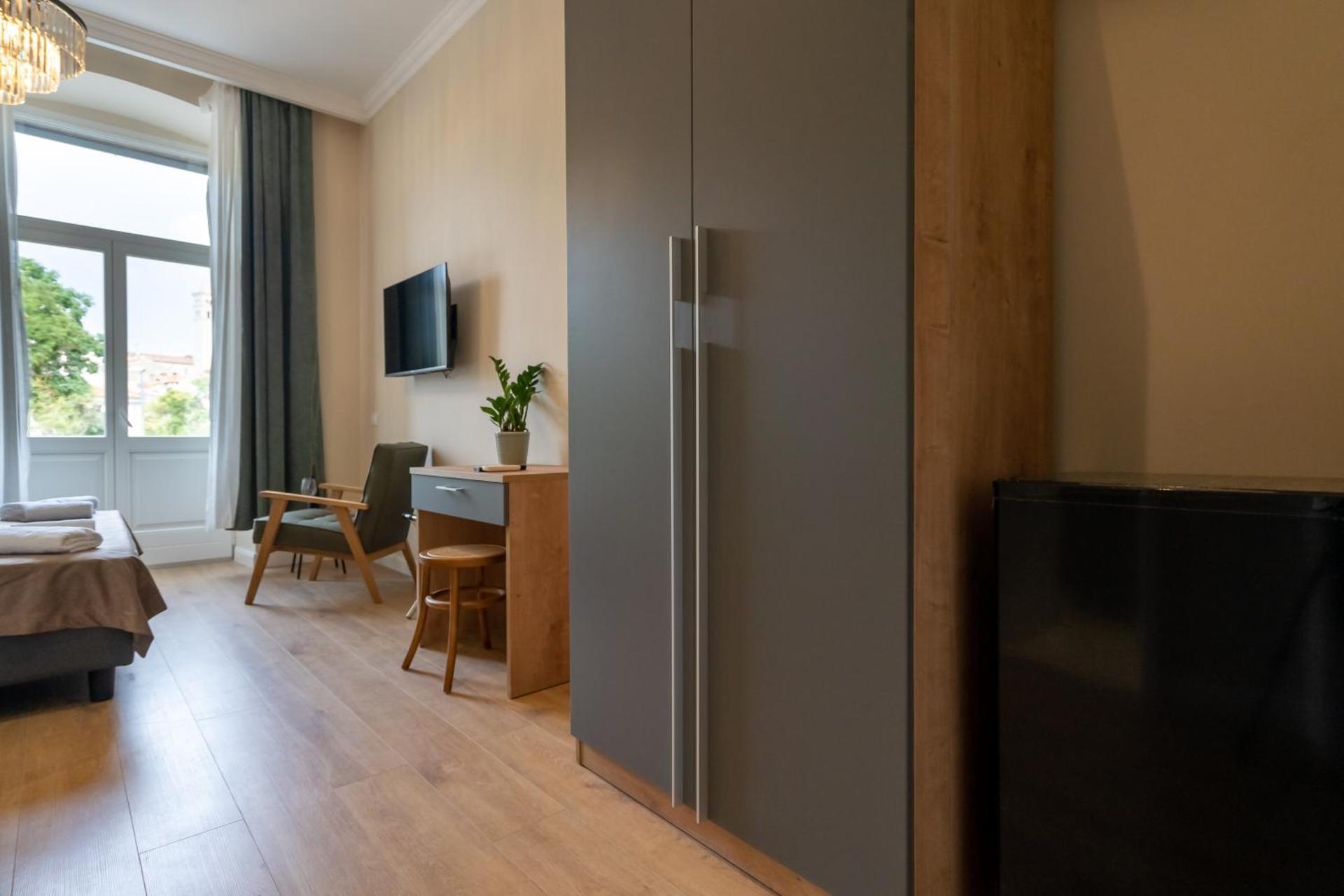 AAA Apartments & Rooms